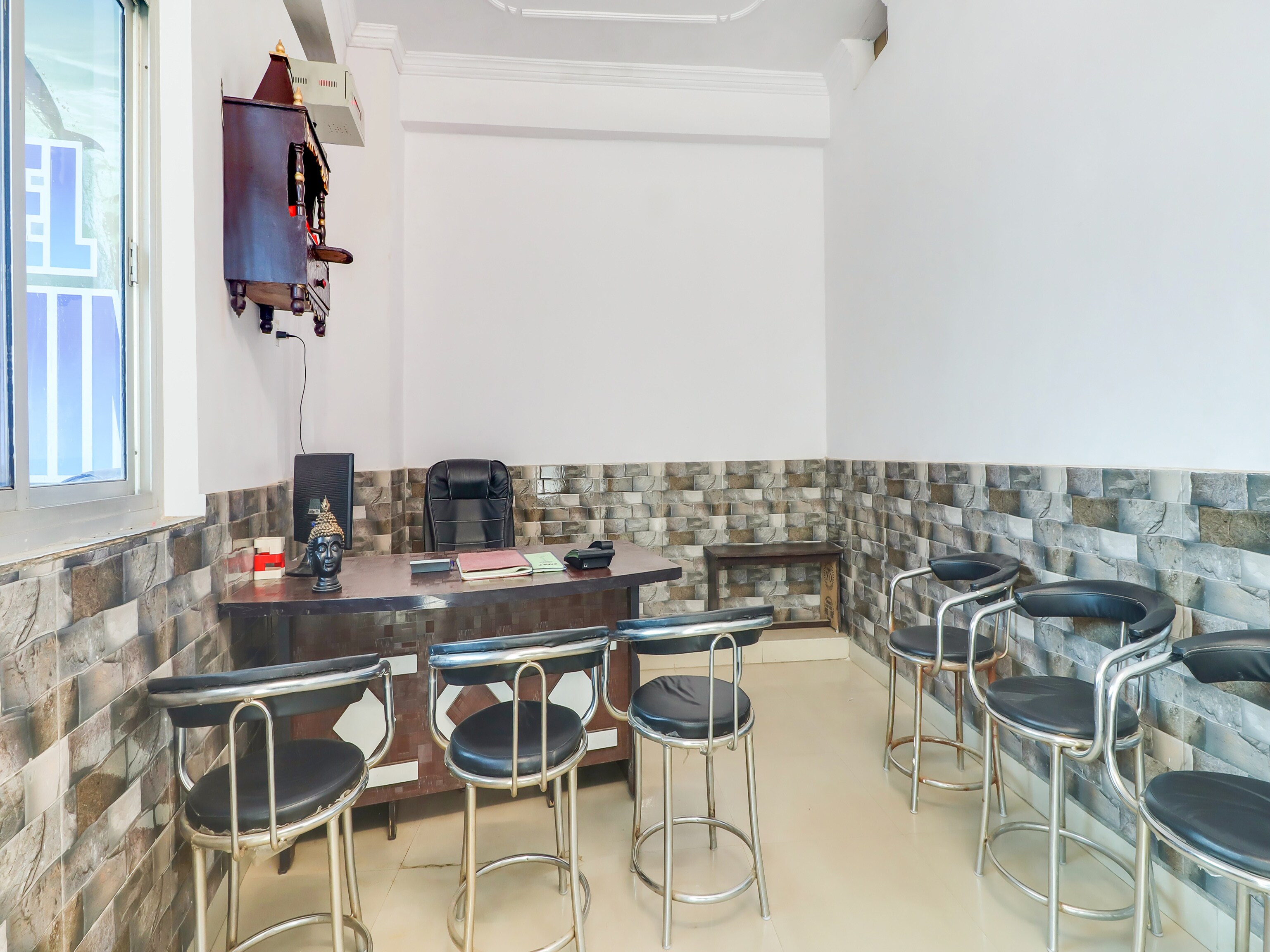 OYO 76591 Hotel Dolphin, Lucknow 2
