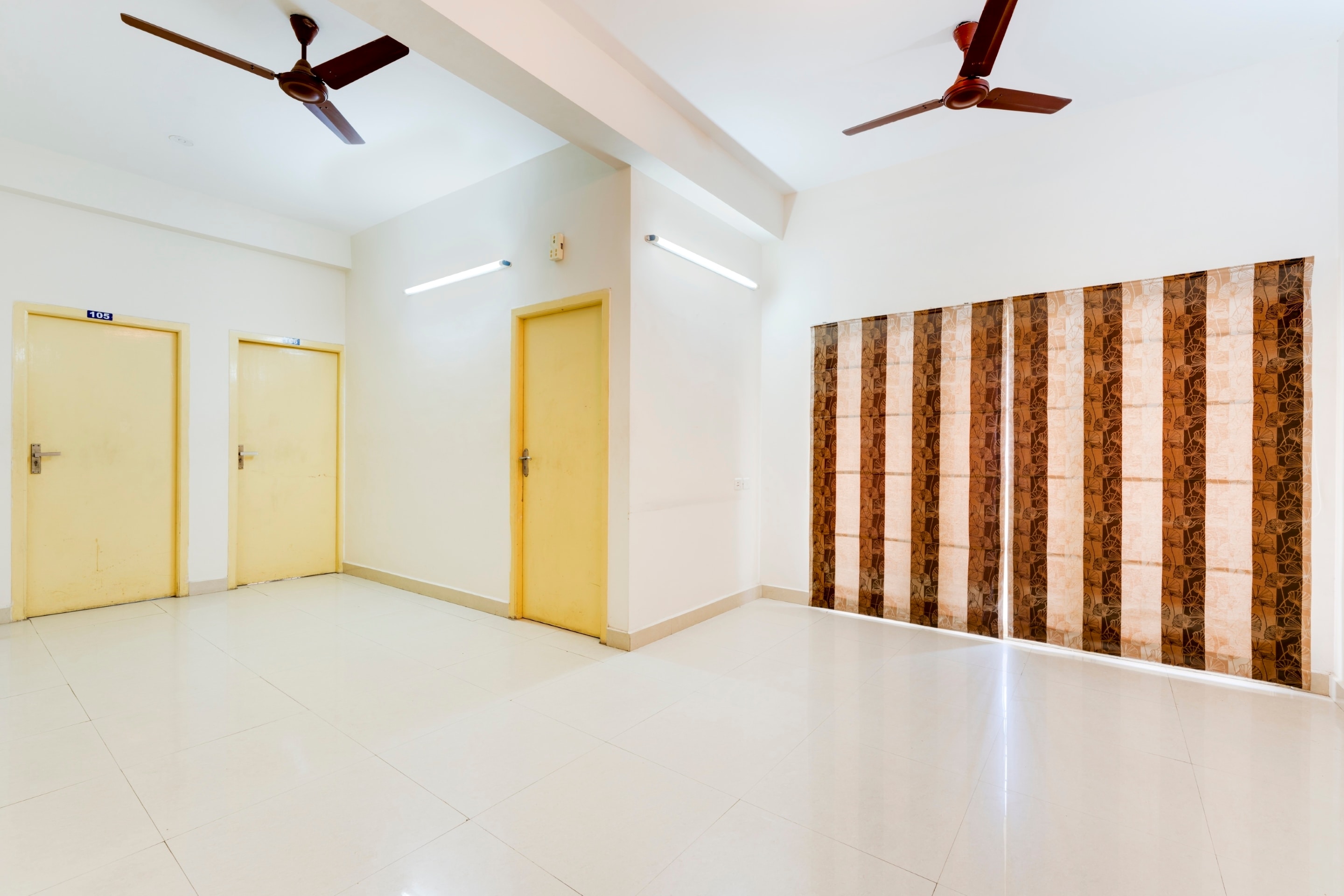 OYO Flagship 77300 J2 Service Apartment, Chennai 4