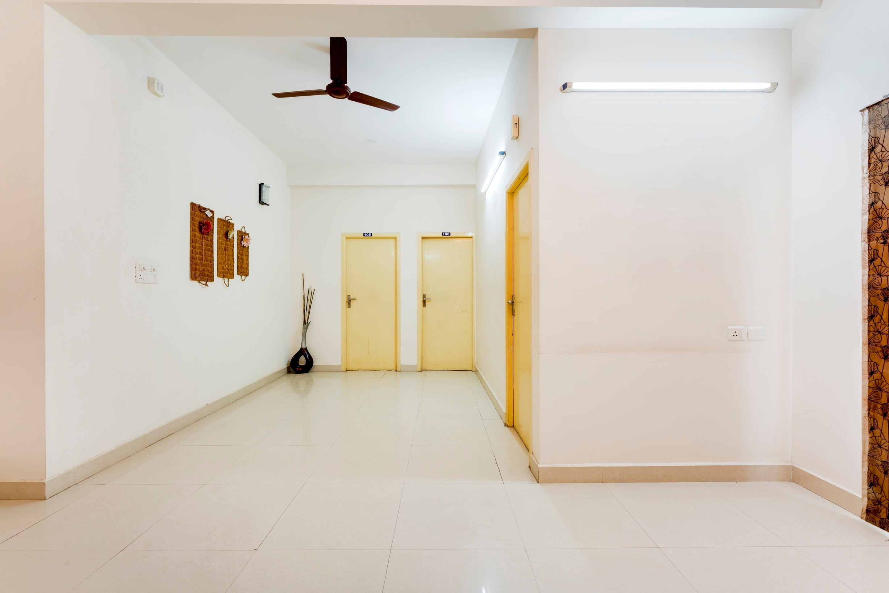 OYO Flagship 77300 J2 Service Apartment, Chennai 5