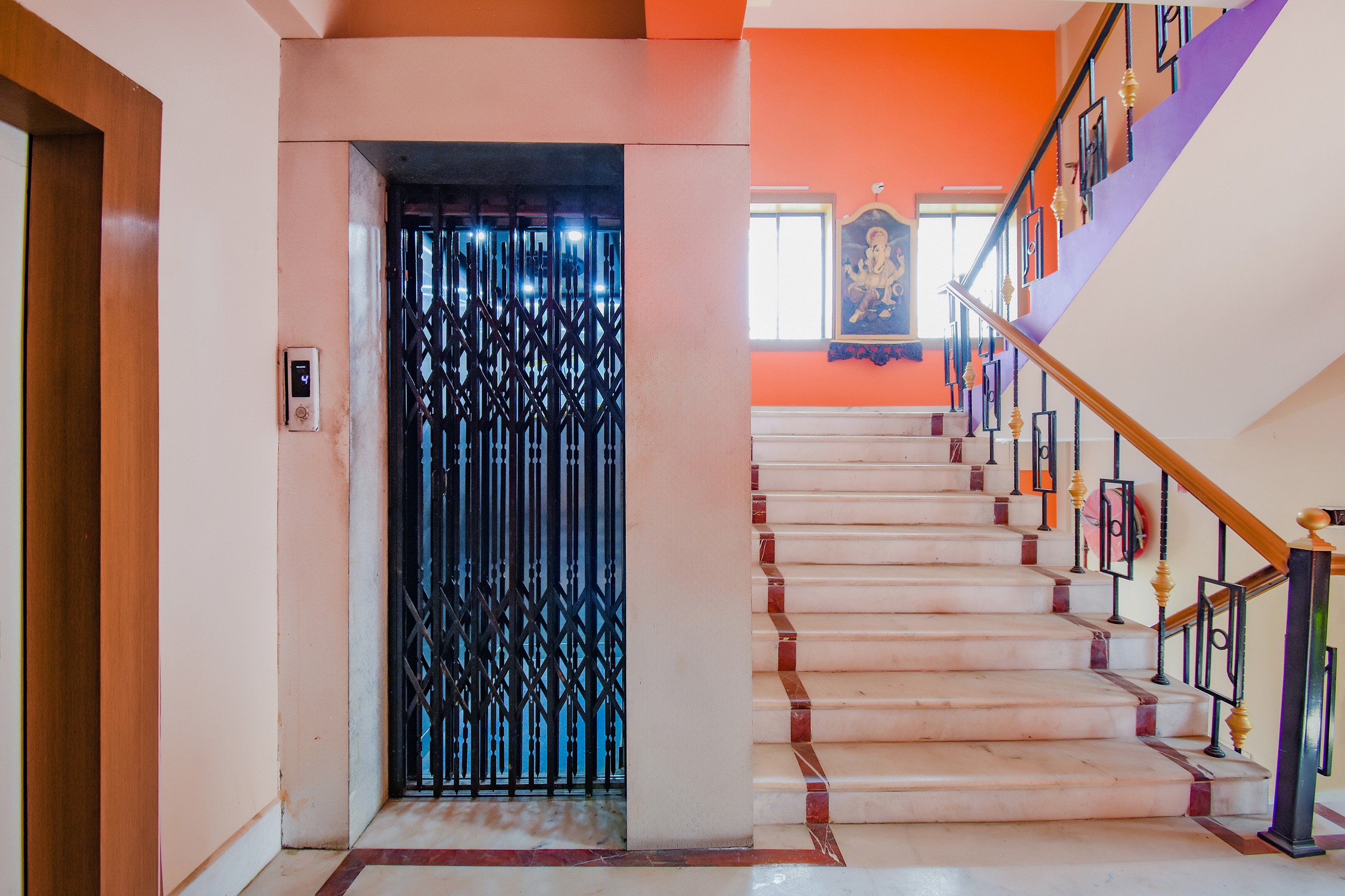 OYO Flagship 77620 Binayak Banquet & Ac Guest House, Kolkata 2