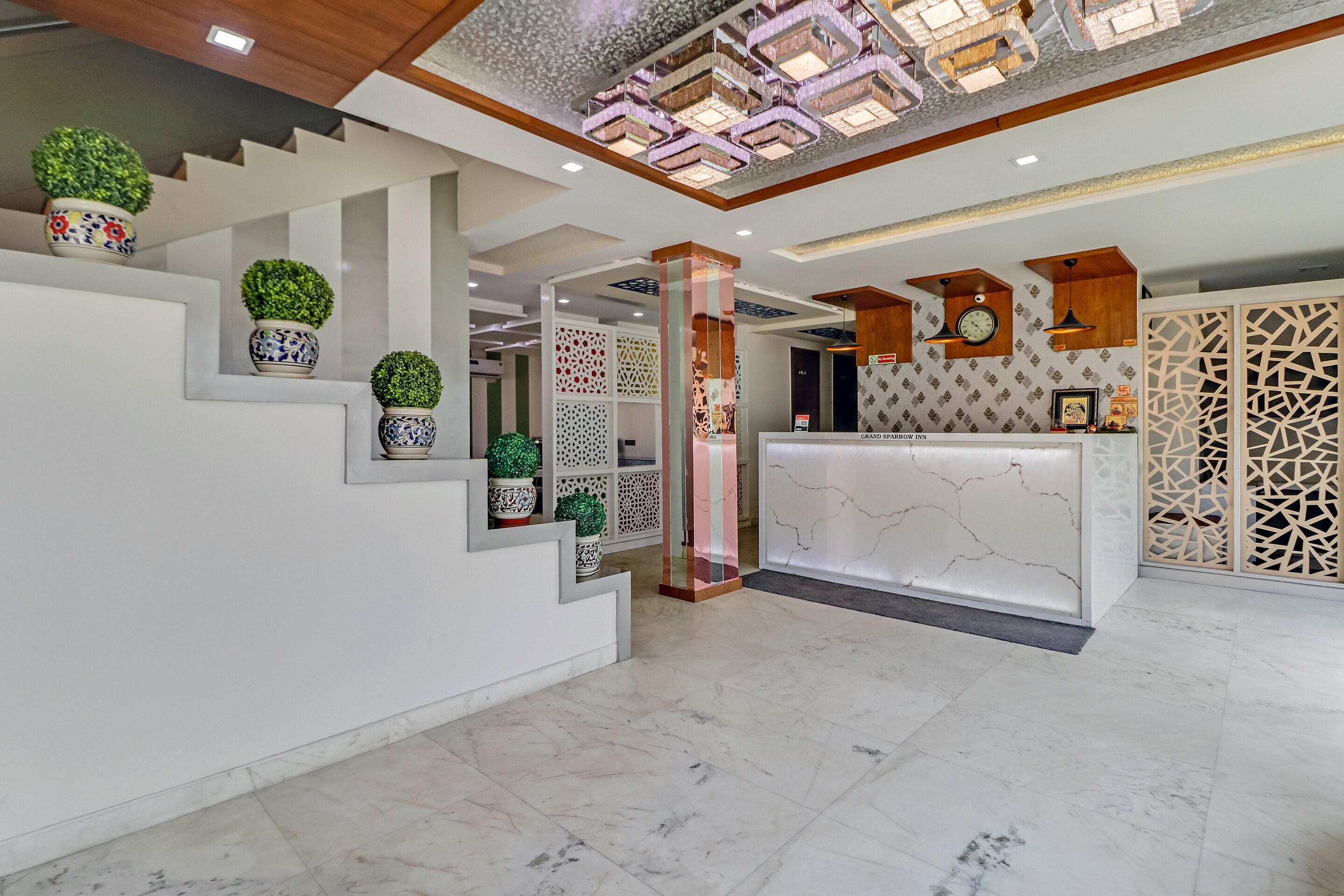 OYO 78930 Collection O Grand Sparrow Inn, Agra 2