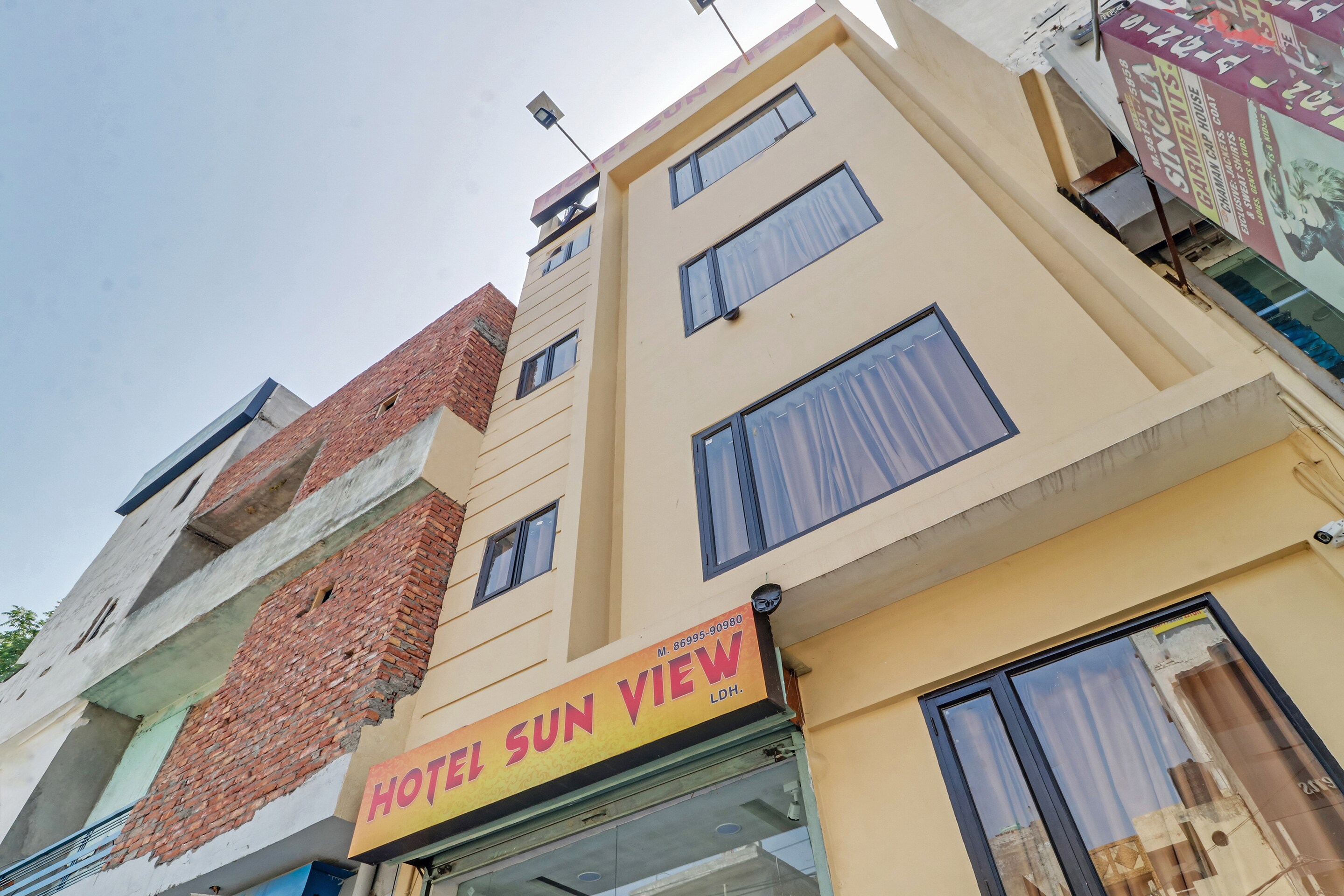 OYO 79906 Hotel Sun View, Ludhiana 1