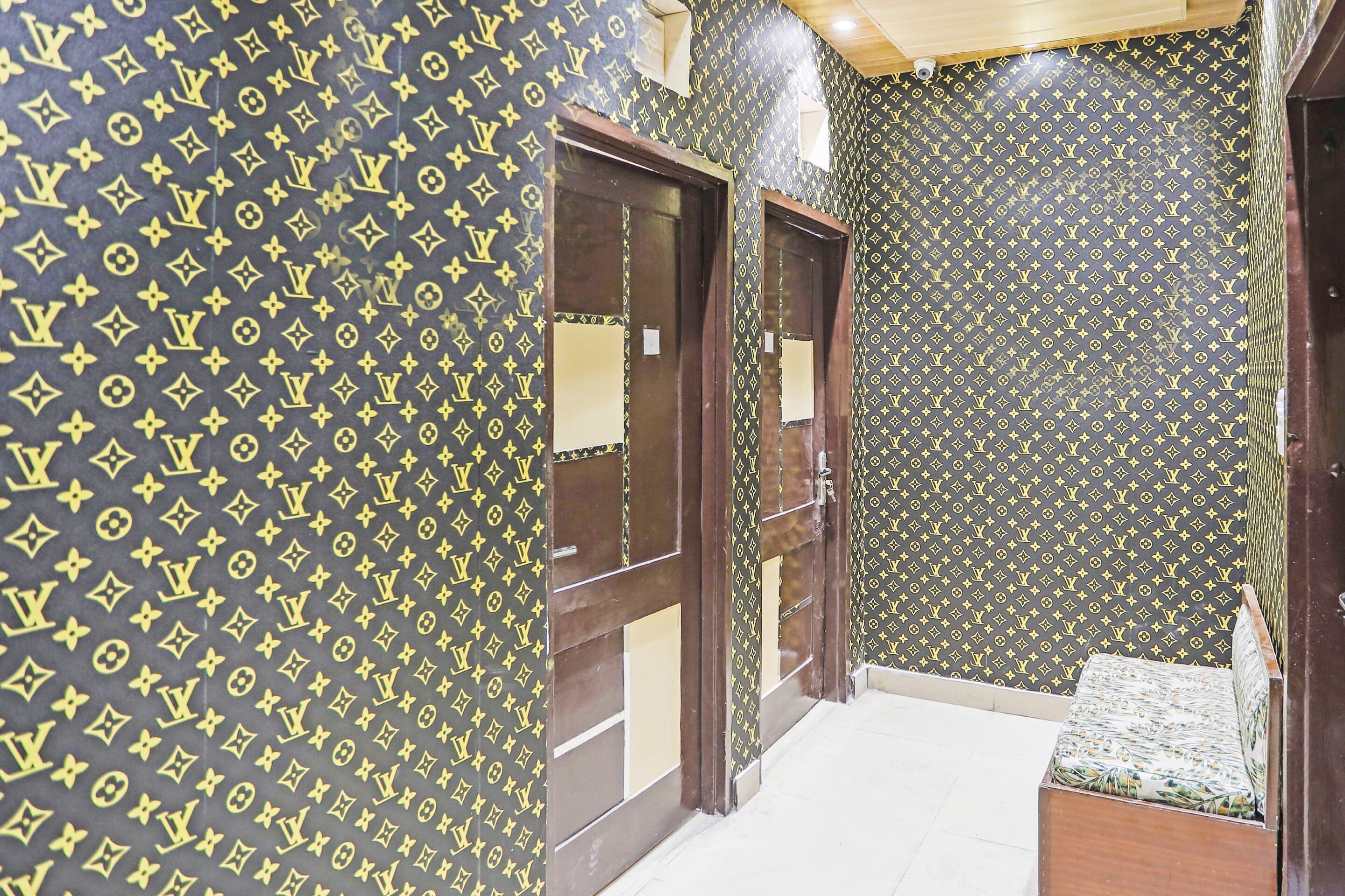 OYO Flagship 80575 Kashish Residency, New Delhi 3