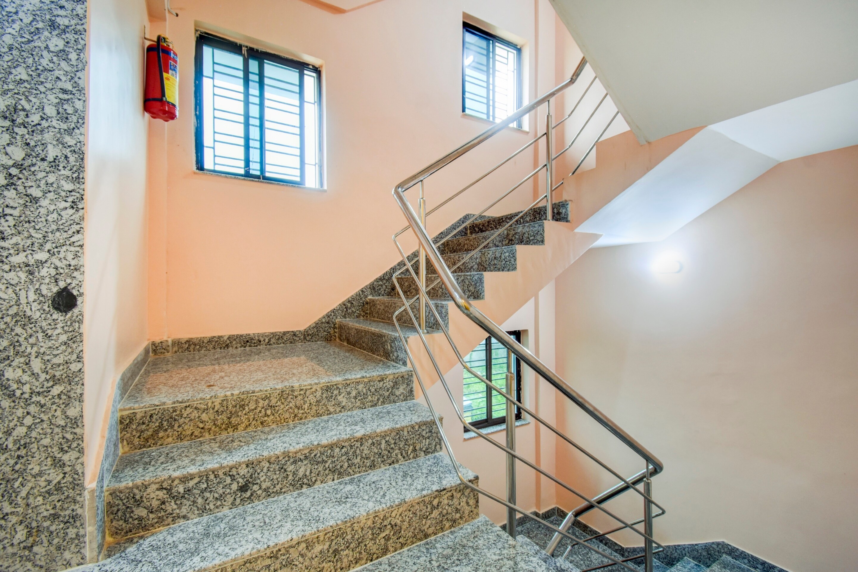 OYO Flagship 81406 Eco View Inn, Kolkata 3