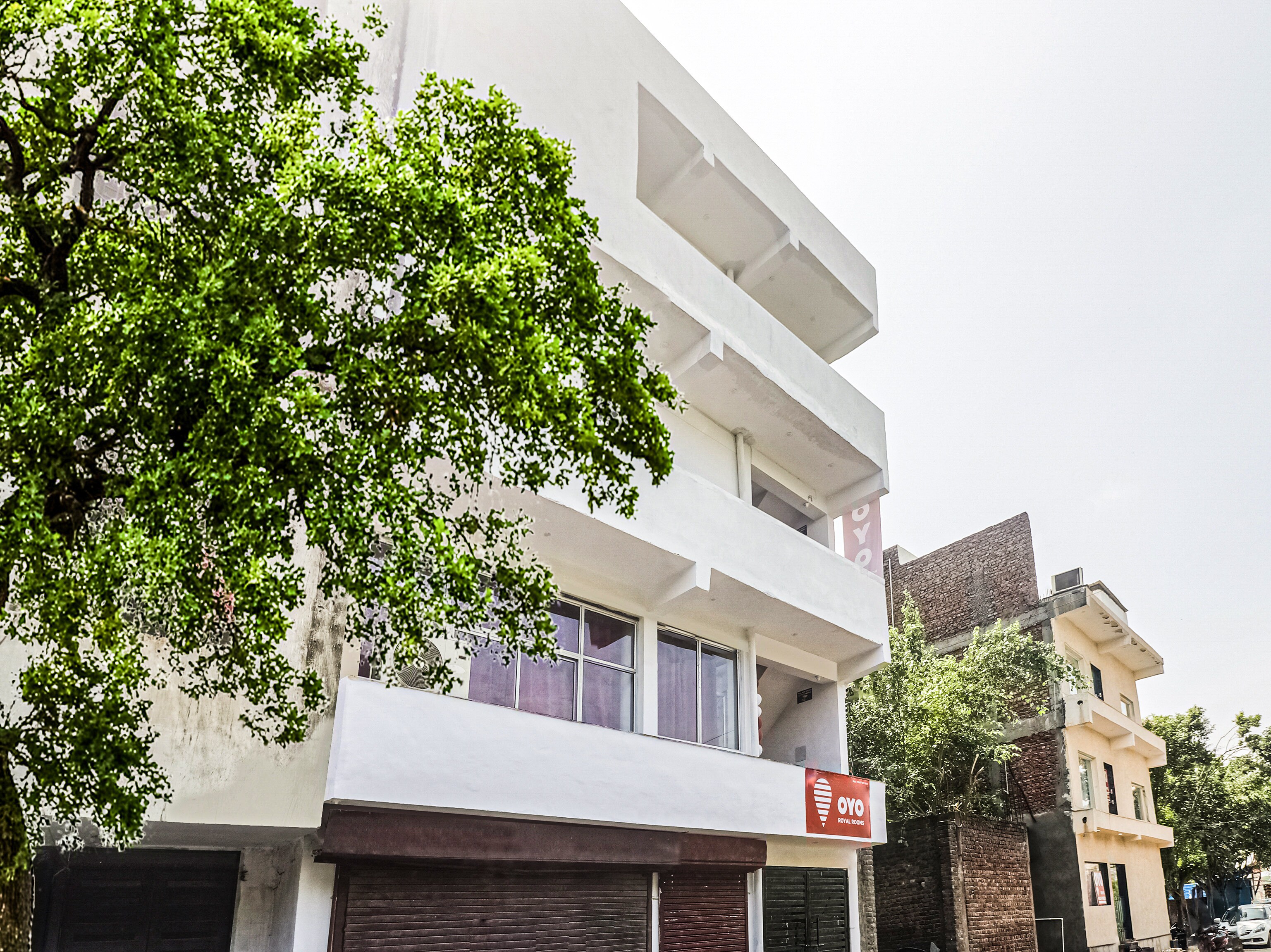 OYO Flagship 82749 Hotel Royal Rooms, Faridabad 4