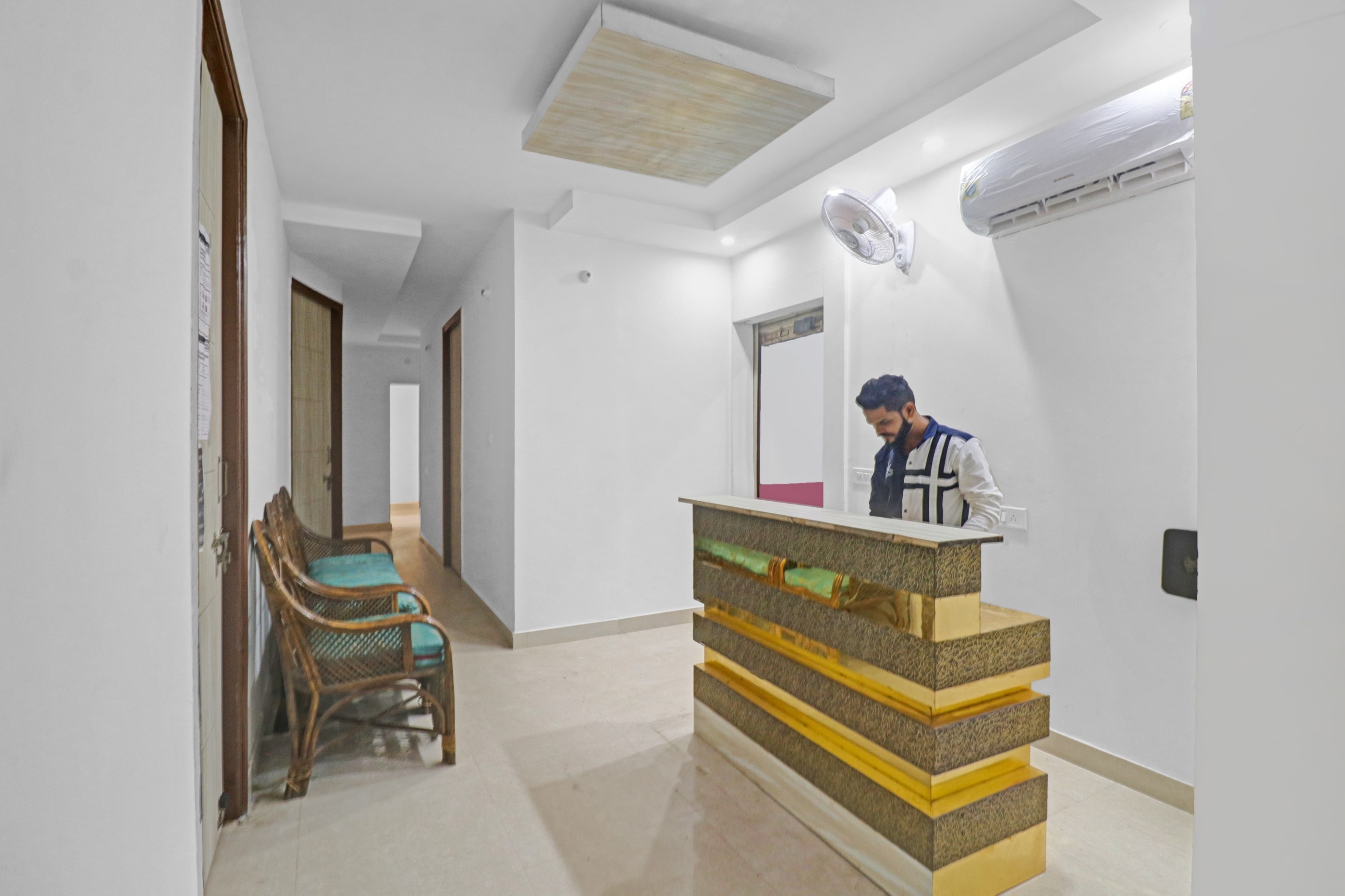 OYO Flagship 82846 Silver home stay, New Delhi 5