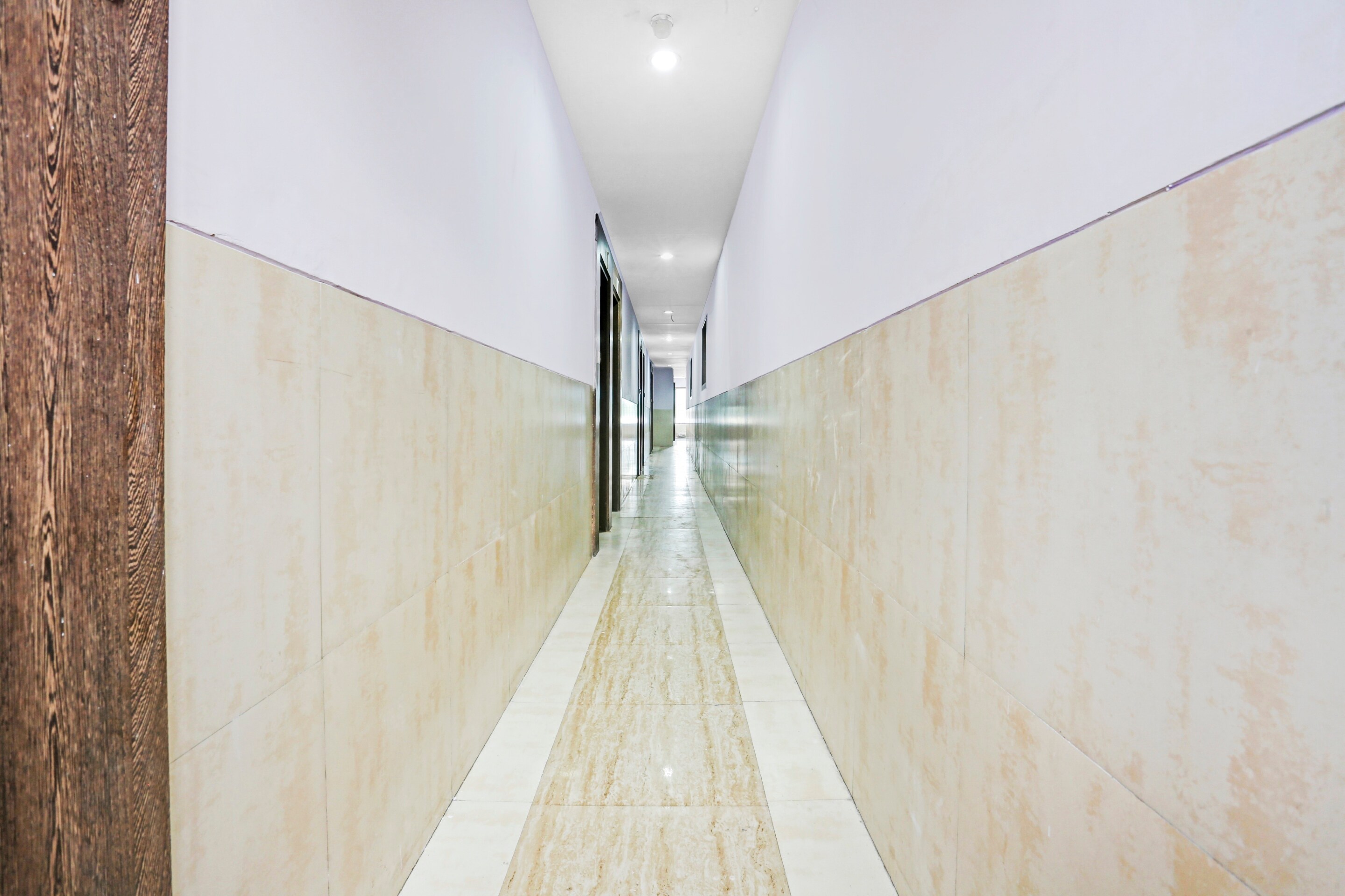 OYO Flagship 83189 Hotel Yatri Yadgar, Mumbai 3