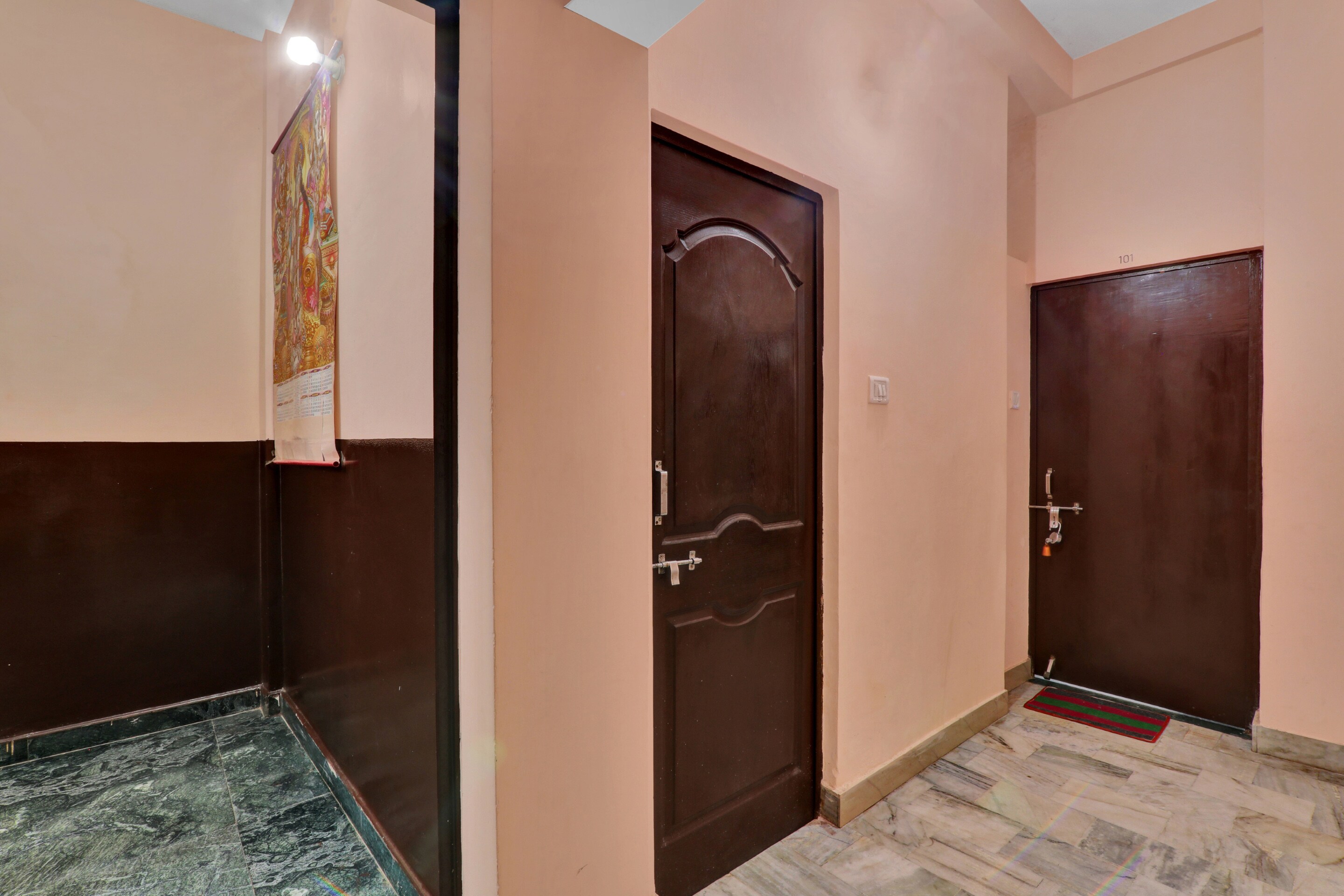 OYO Flagship 83411 Hotel Lakhnavi Inn, Lucknow 3