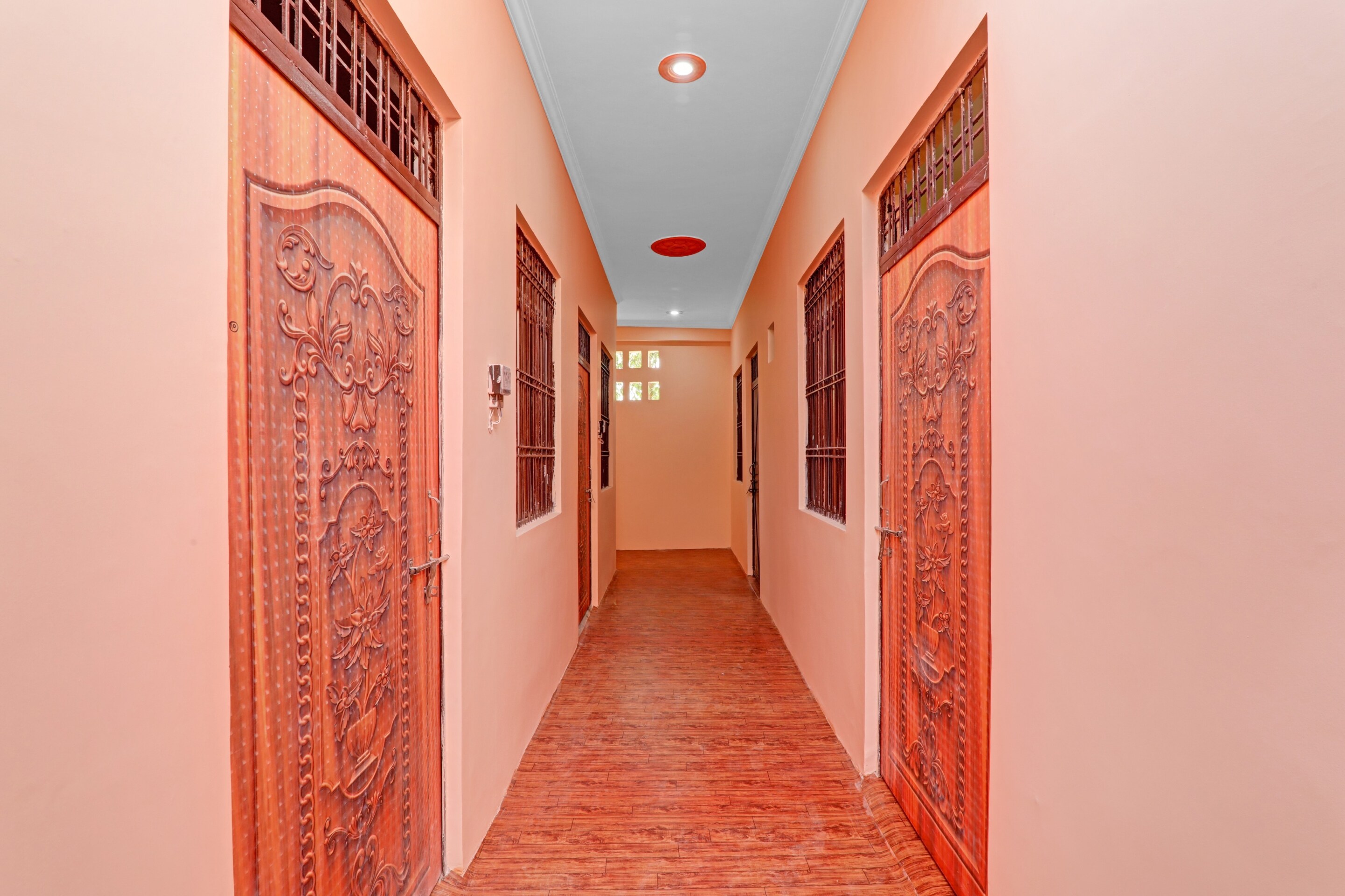 OYO 84120 Hotel R S Gold Night, Lucknow 2