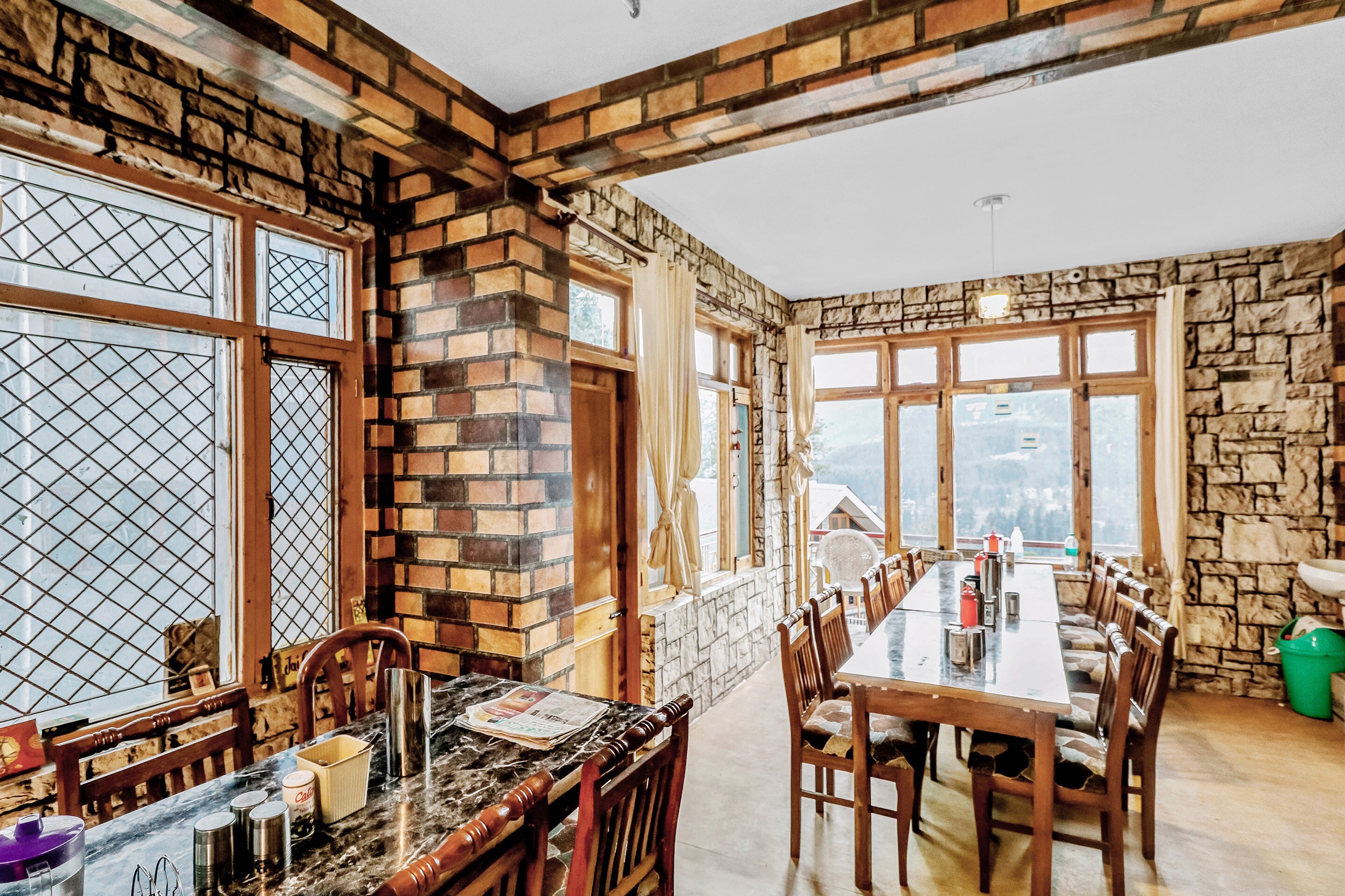 OYO 84411 G K Guest House, Manali 3