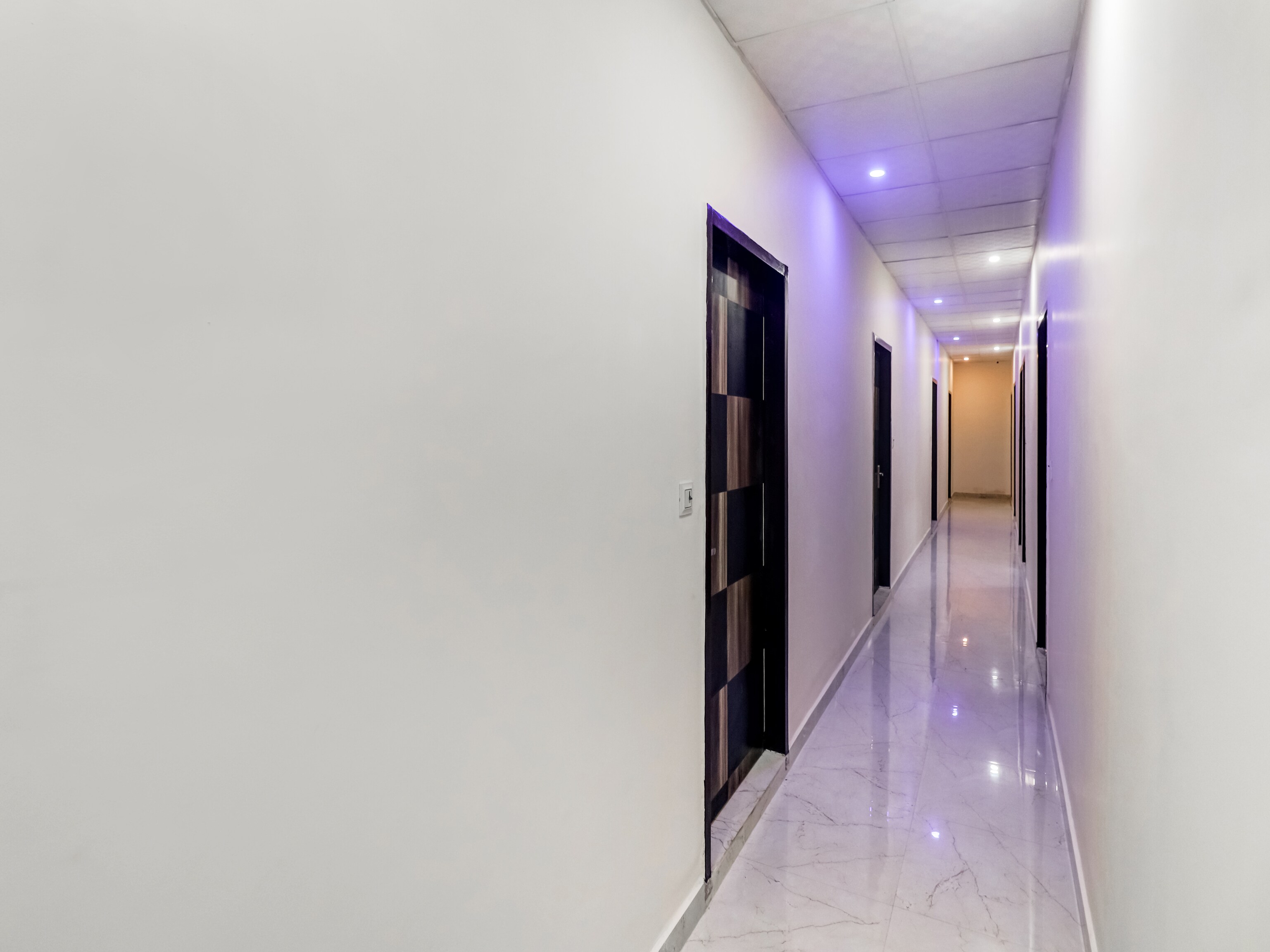 OYO Flagship 84467 Hotel Raddision Pink, Faridabad 3