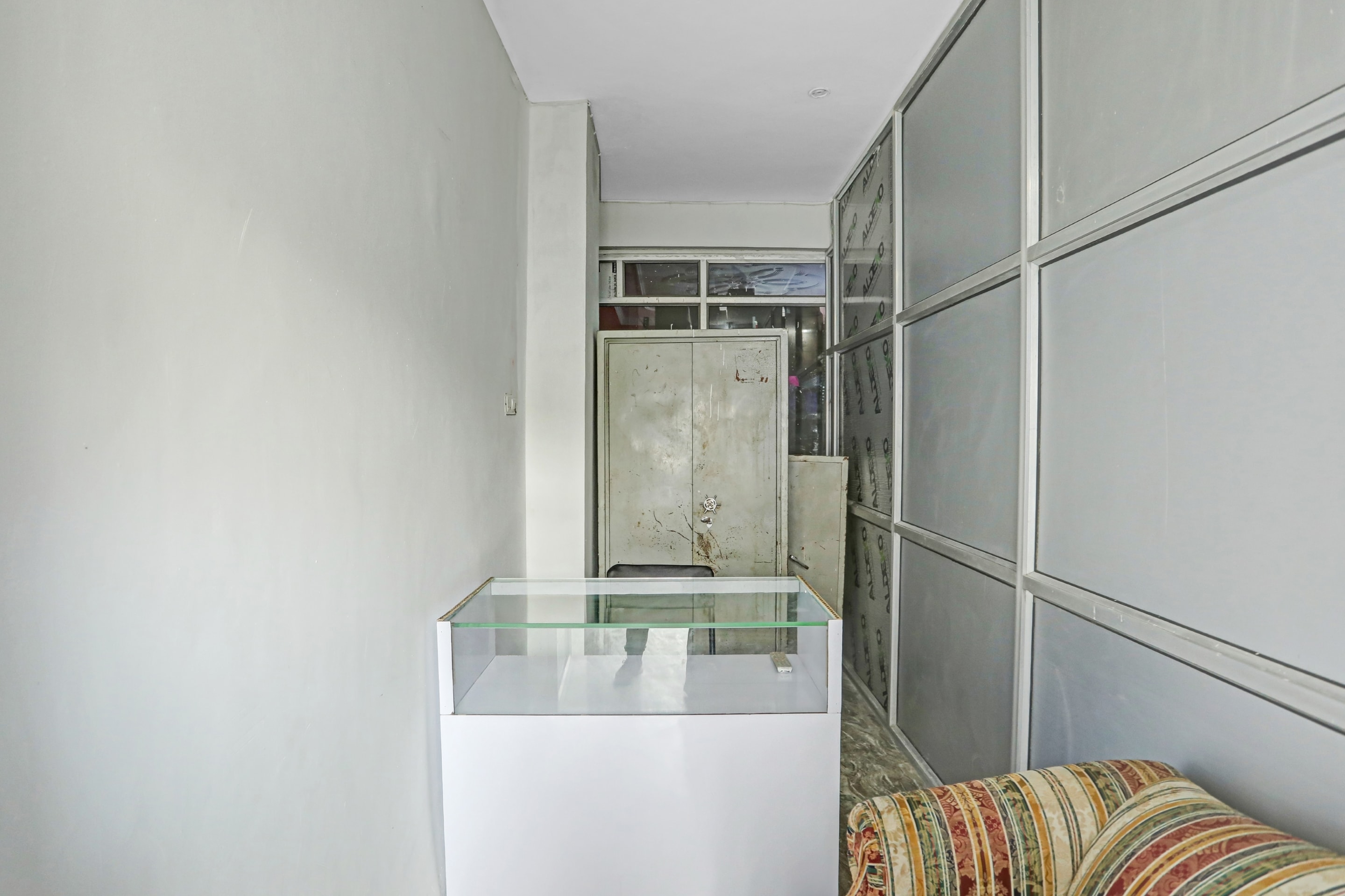 OYO 84552 Live Ur Style, Noida 5
