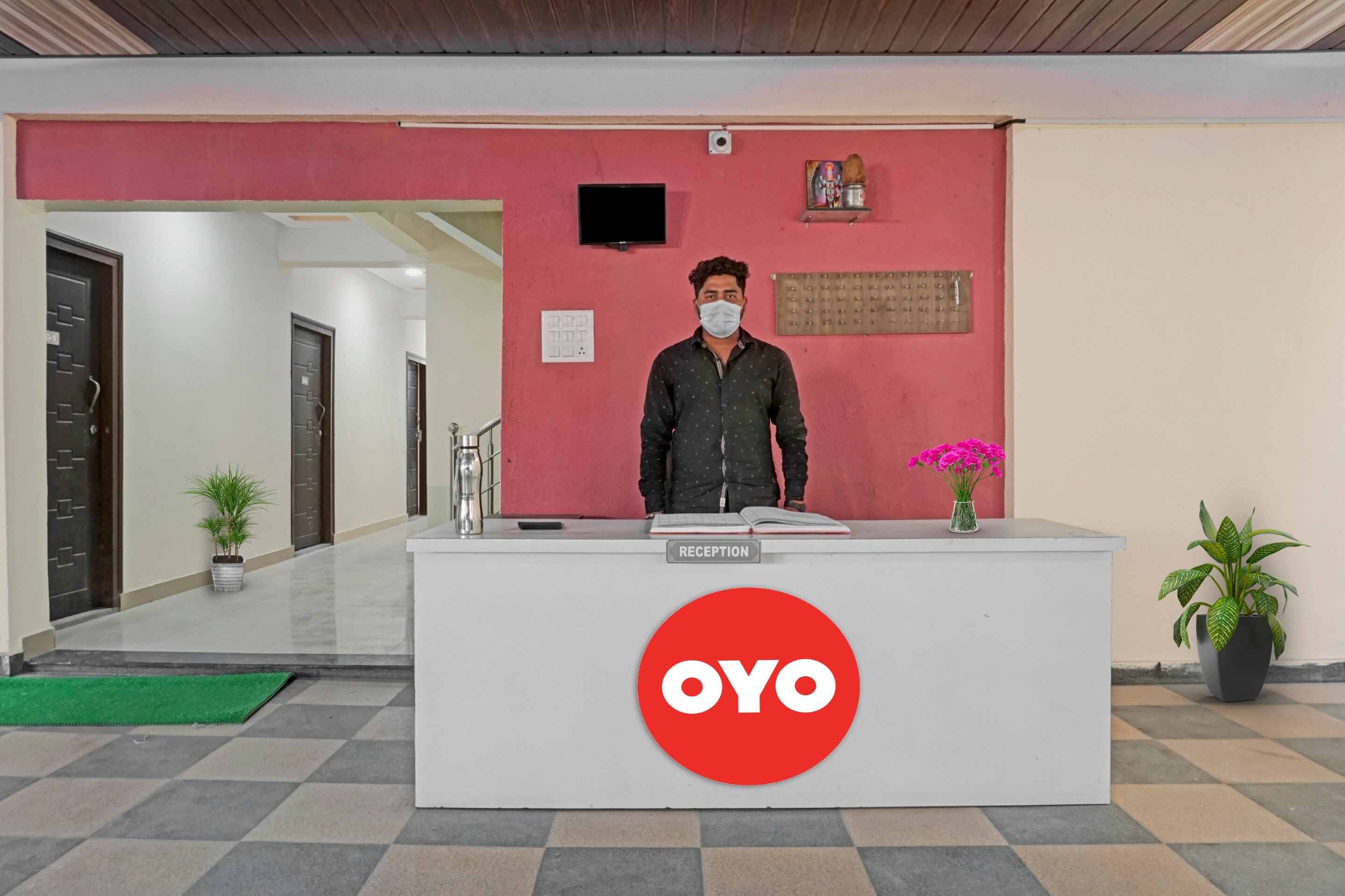 OYO Flagship 84642 Sapphire Homes Stay, Pune 5
