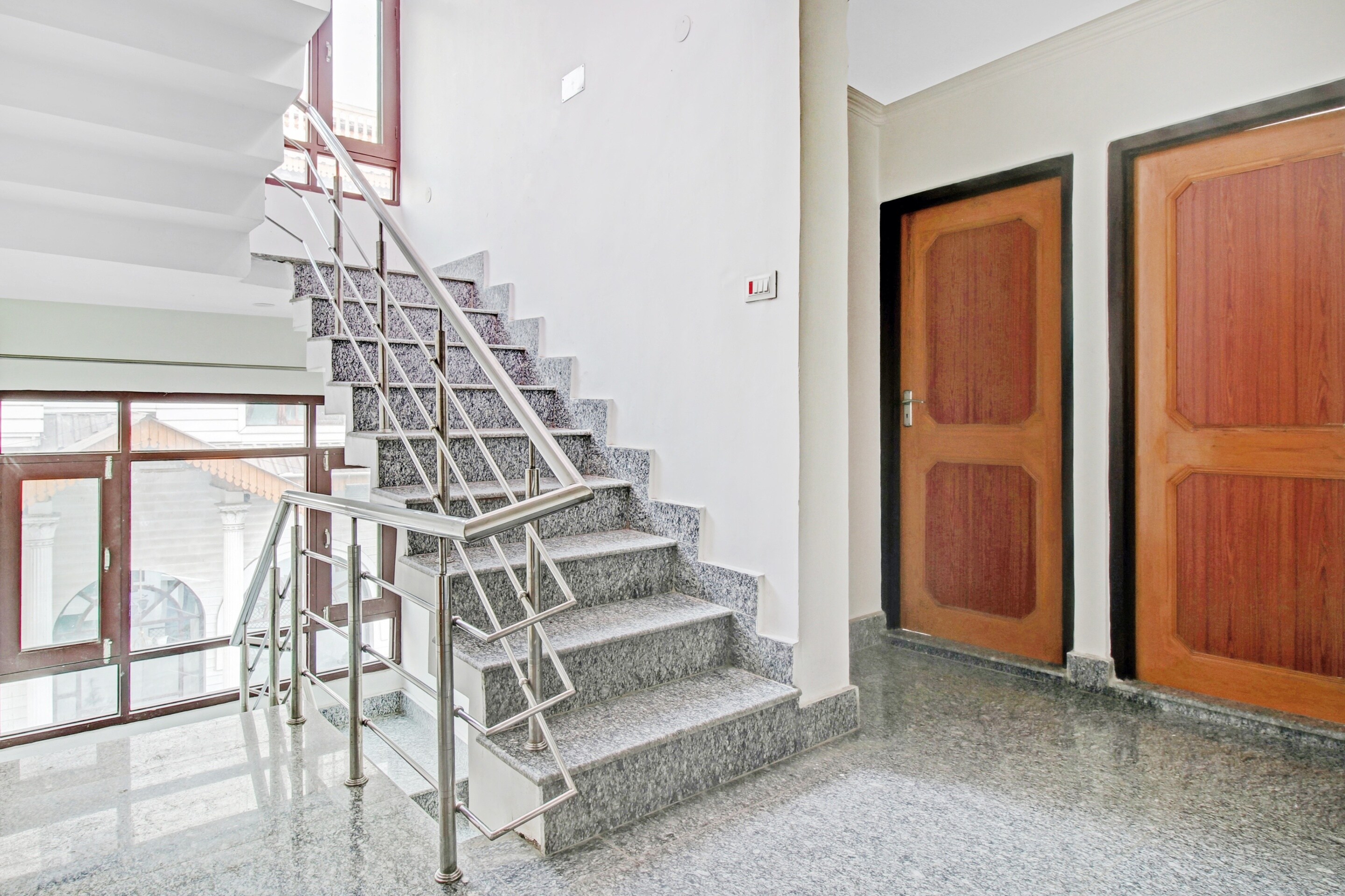 OYO 84775 Hotel Grand Sultan, Srinagar 4