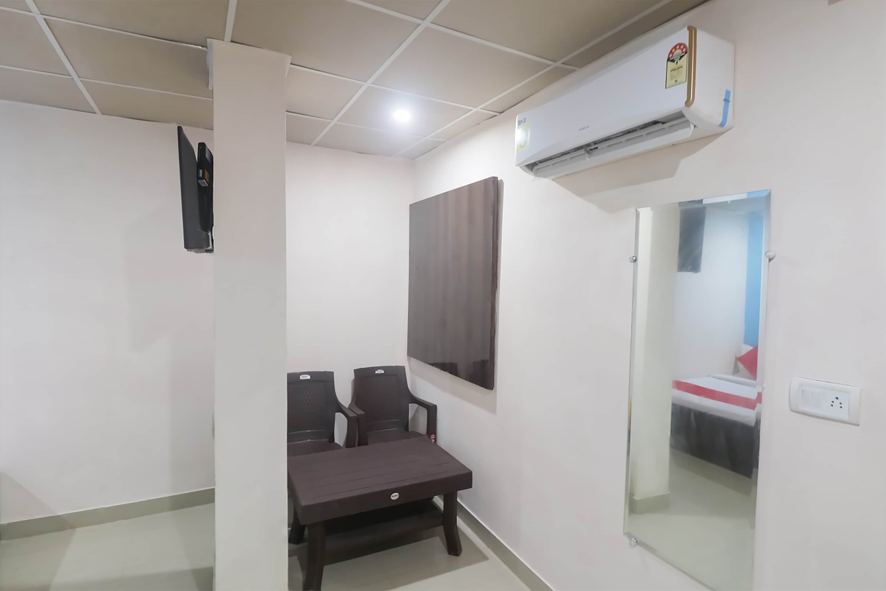 OYO 85010 The Aryavrat Inn, Faridabad 3