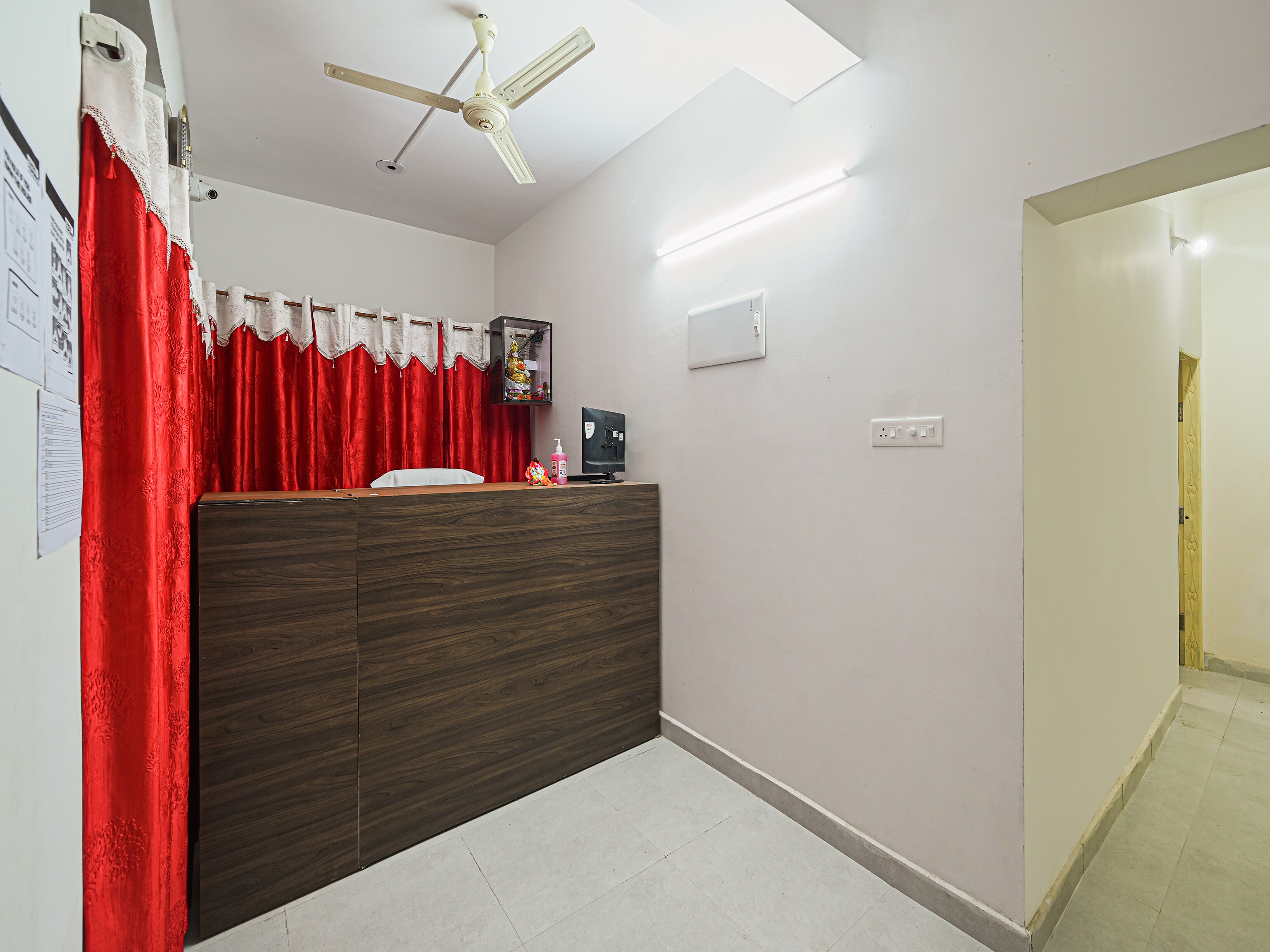 OYO 85156 Prateek A1 Residency, Bhubaneswar 4