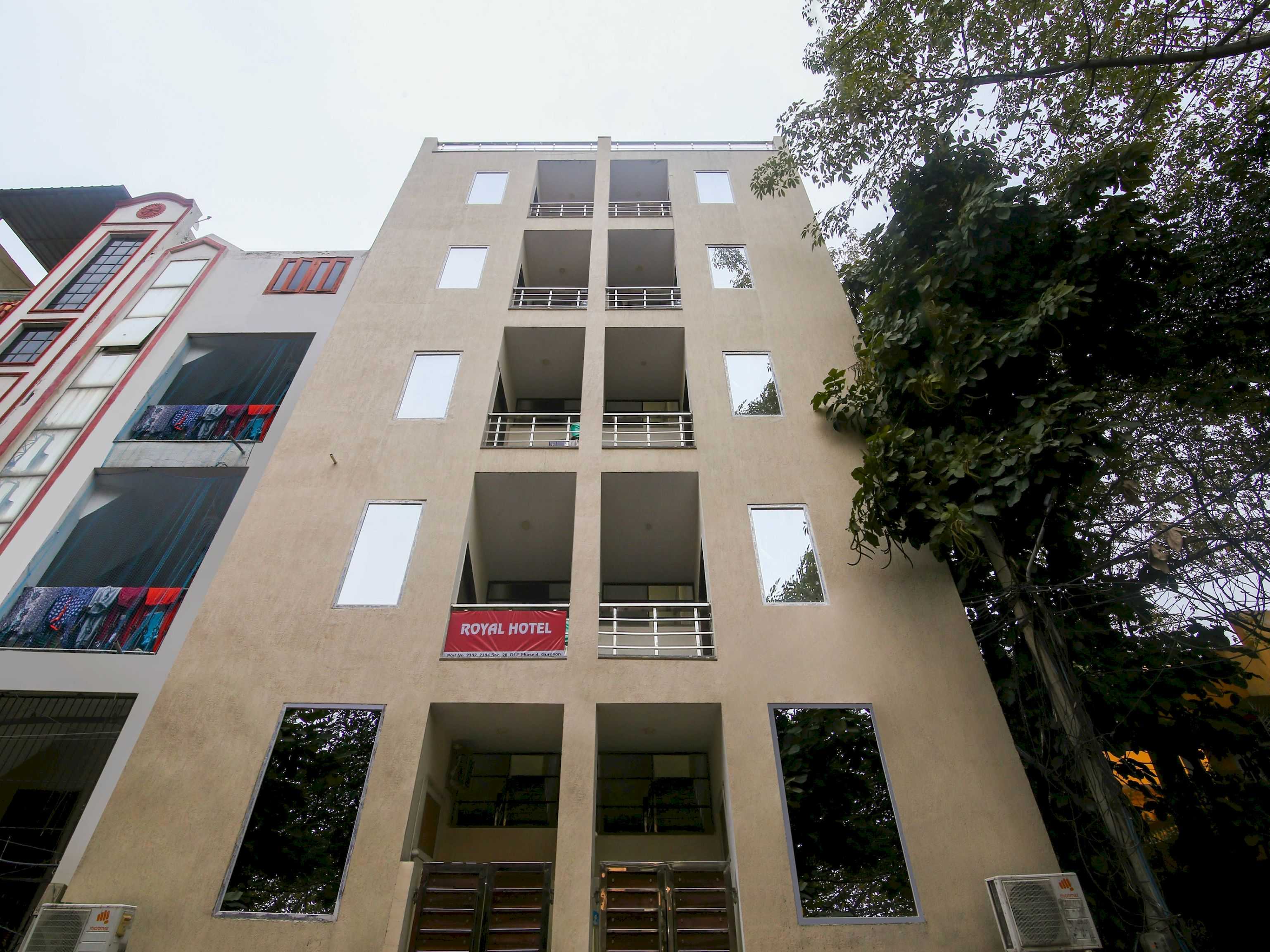OYO 85695 Royal Hotel, Gurgaon 2