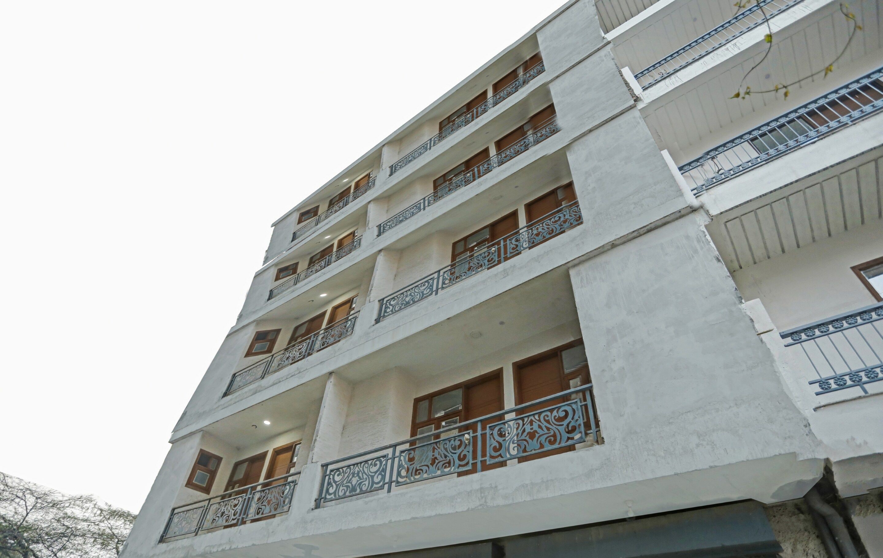 OYO 85985 Sunrise Villa, New Delhi 2