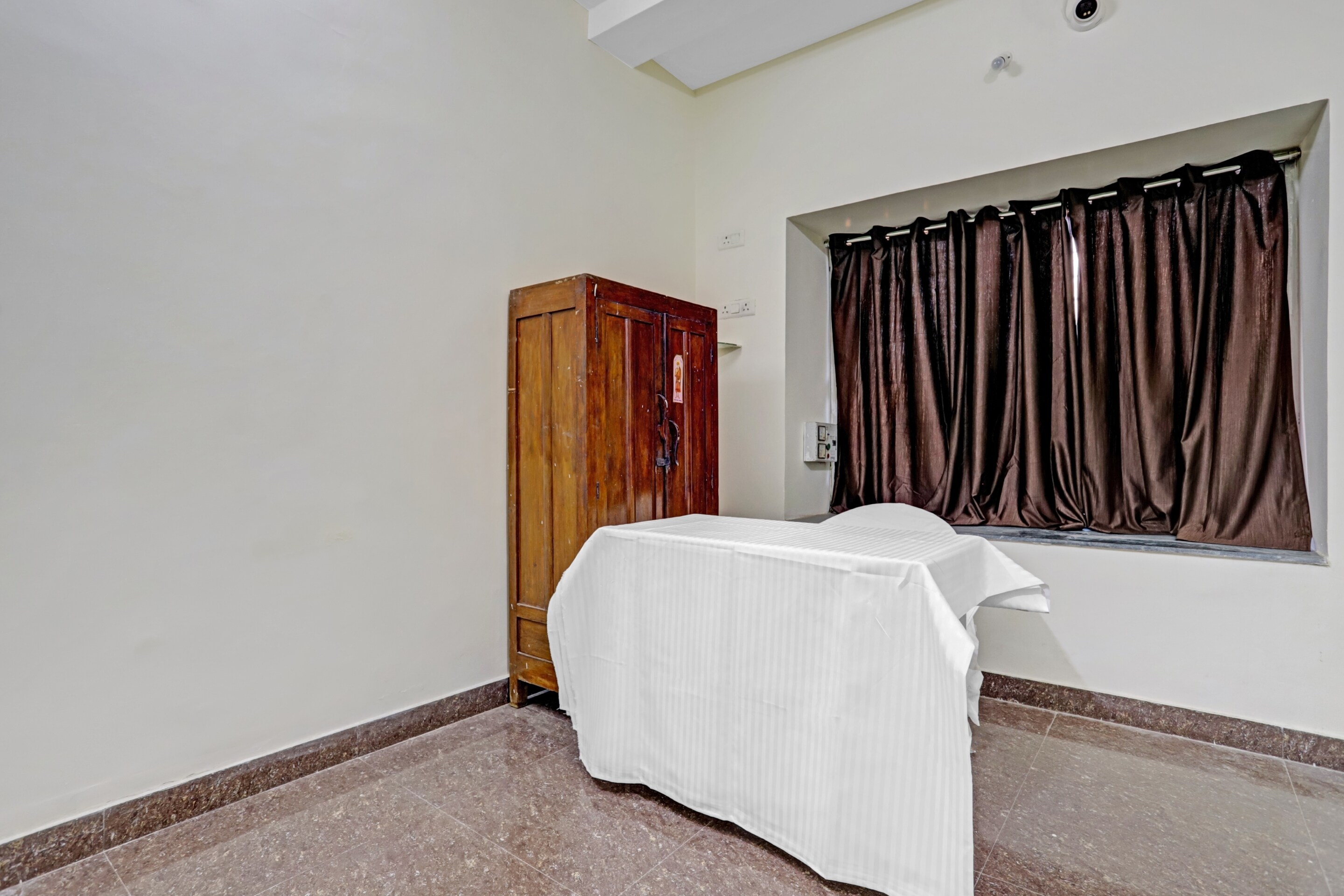 OYO 86300 Hotel B a b, Nagpur 3