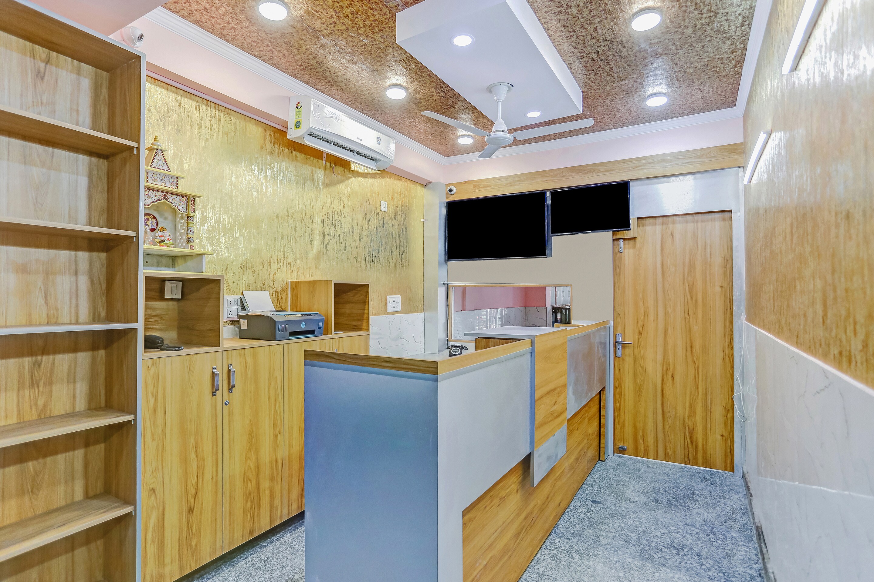 OYO 86608 The Prima Residency, Ghaziabad 3