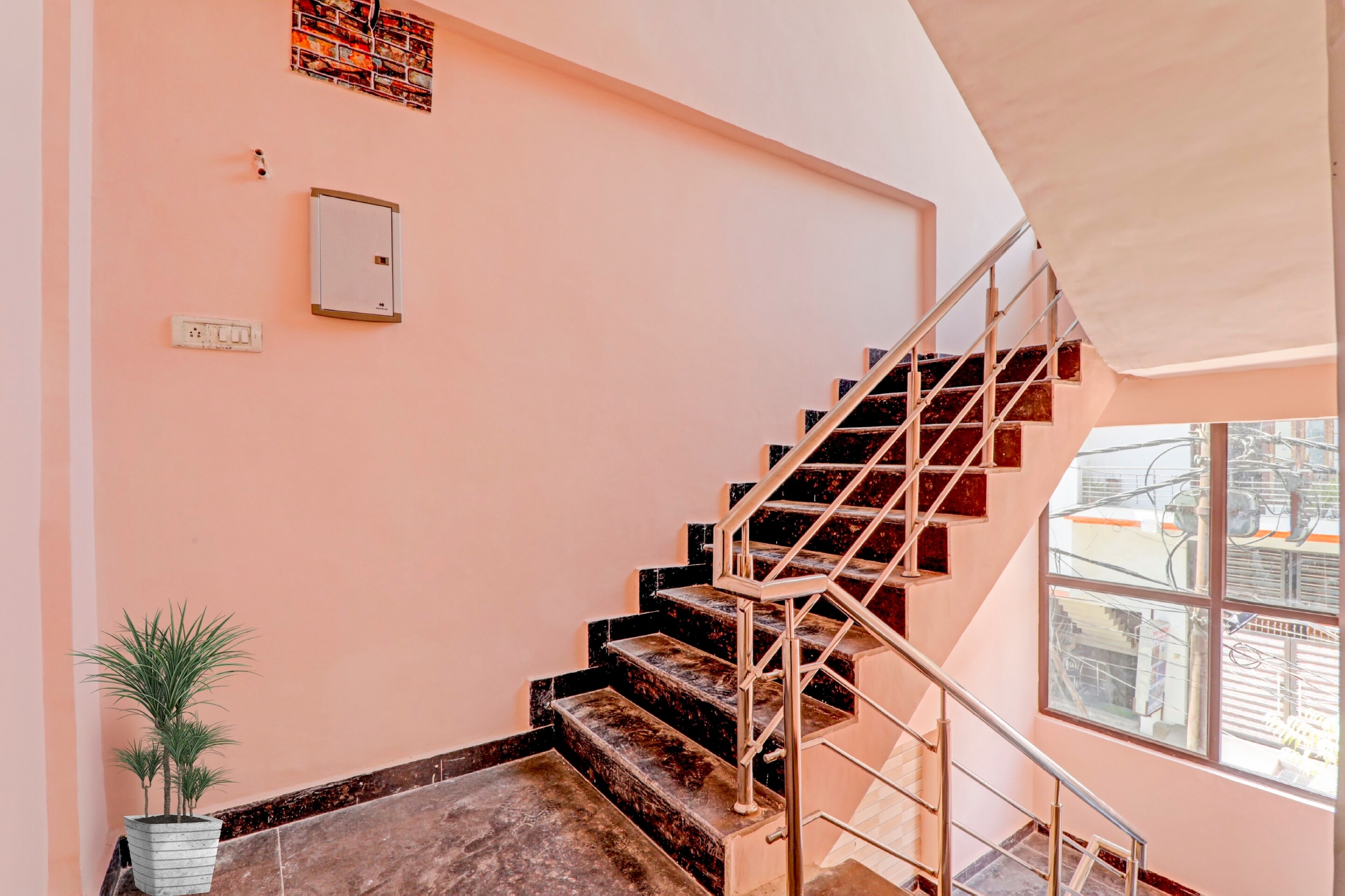 OYO 87826 Hotel Clarke Inn, Lucknow 2