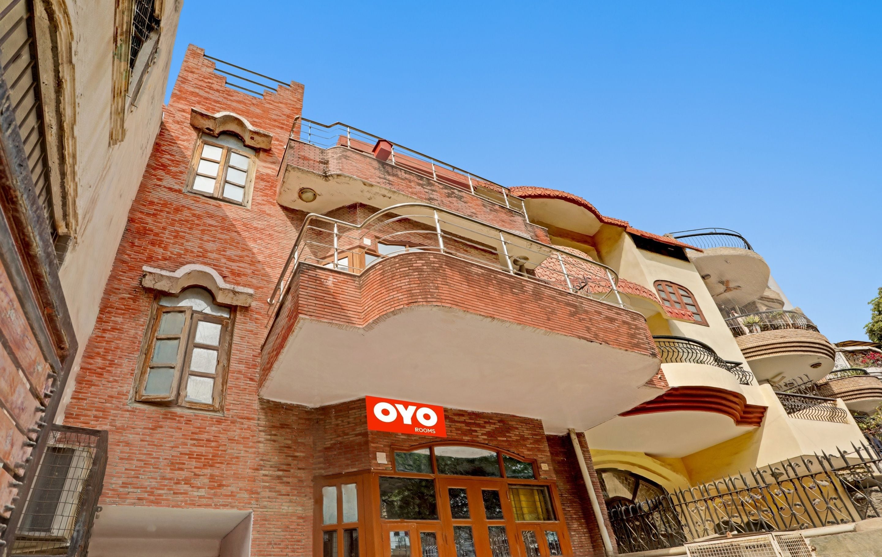 OYO 88081 Premium Stay, New Delhi 2