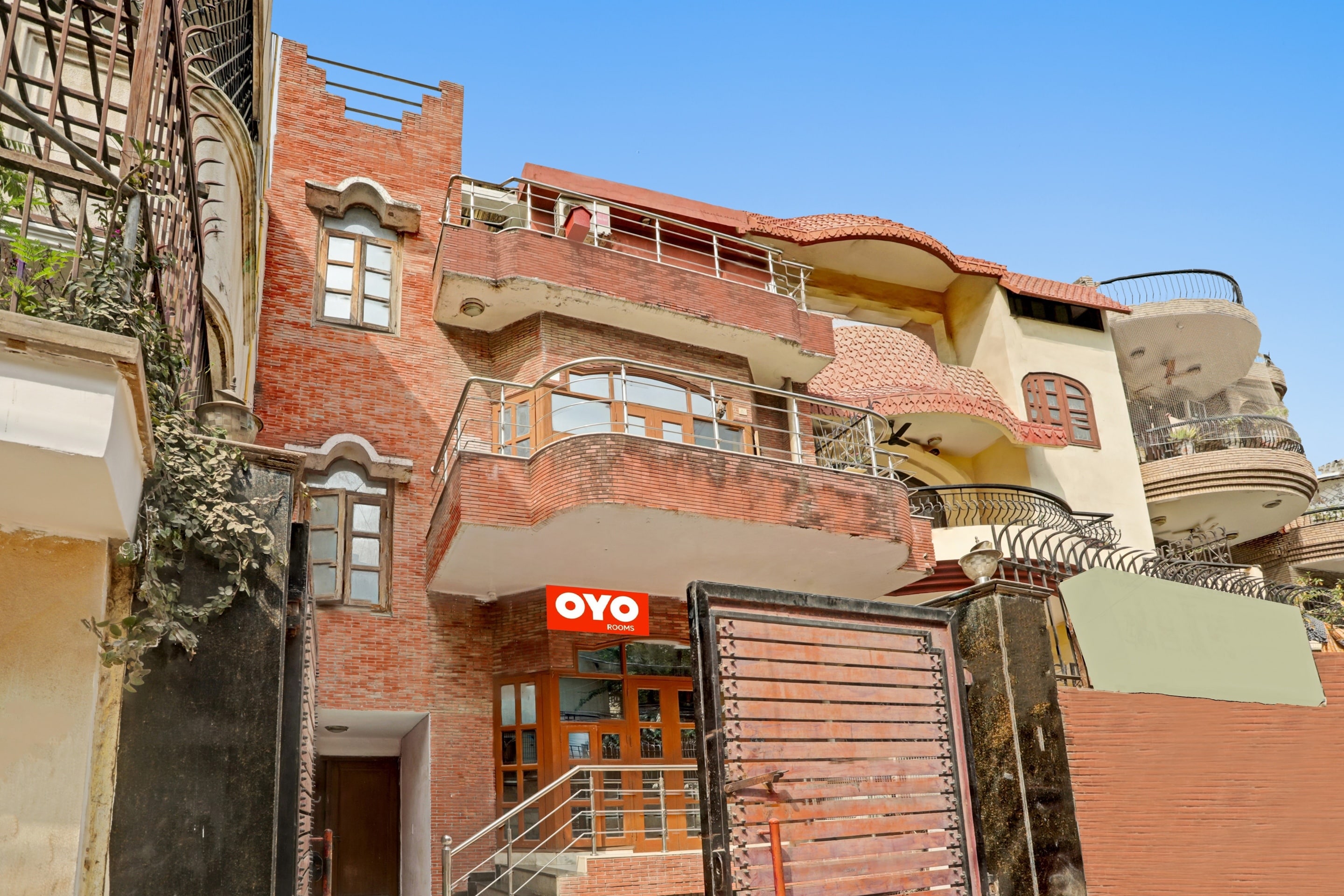 OYO 88081 Premium Stay, New Delhi 5