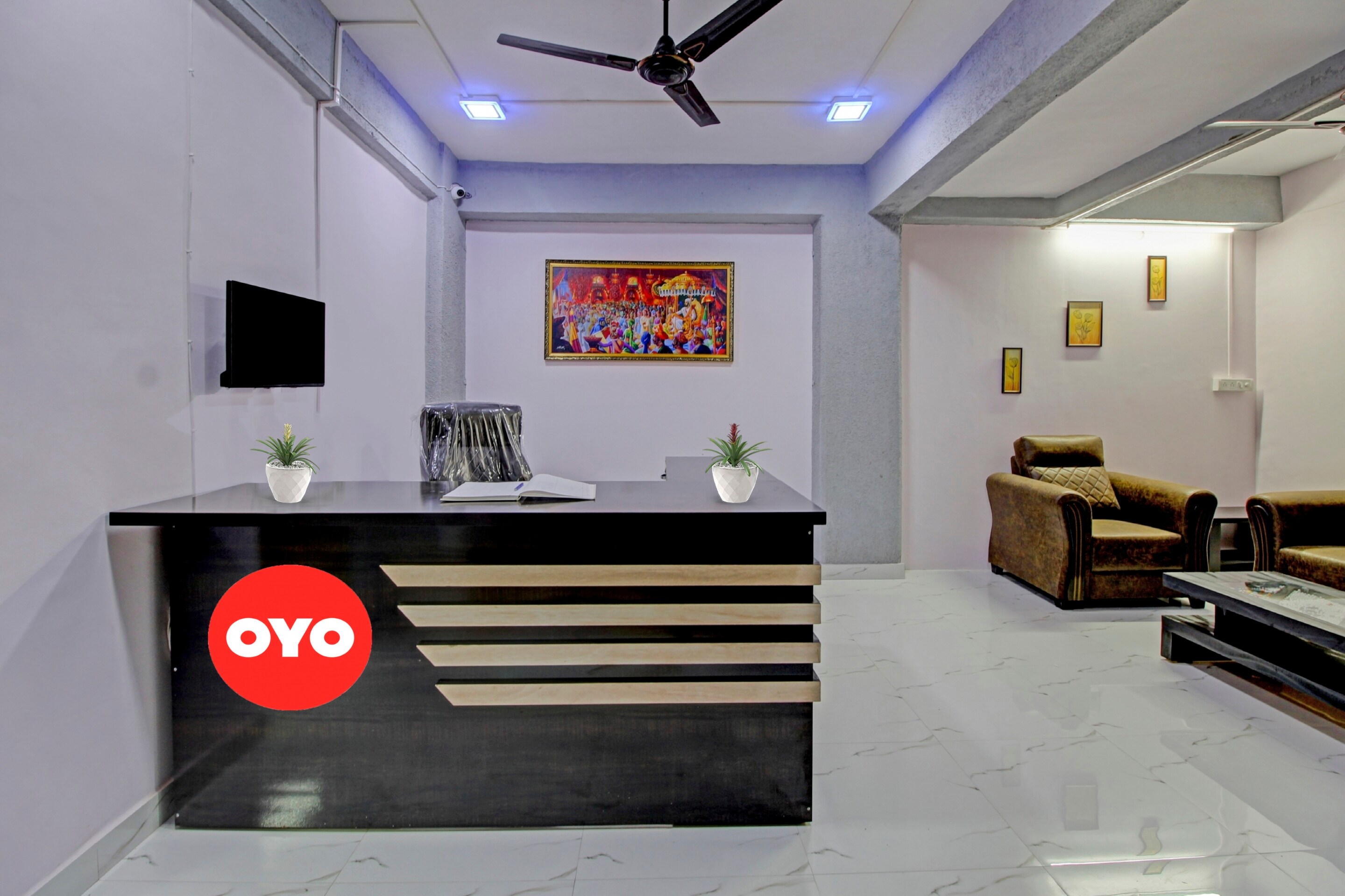 OYO Flagship 88183 Happy Stay, Pune 3