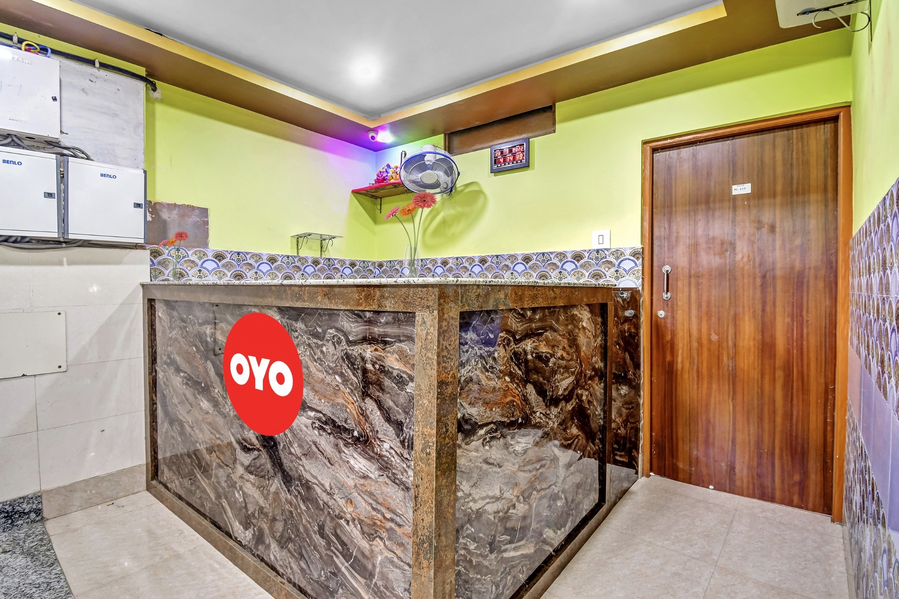 OYO 88242 Hotel Deux, Kolkata 2