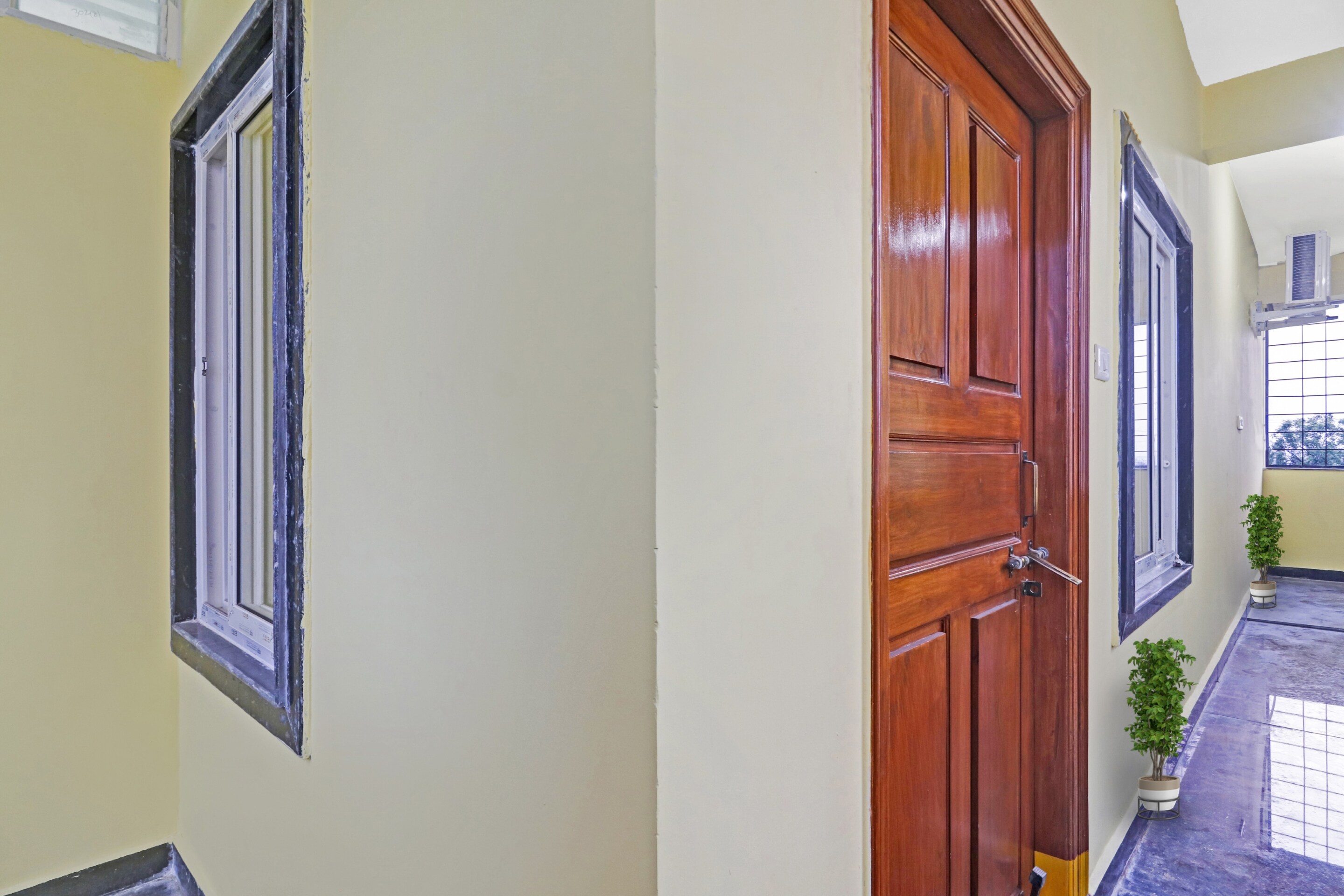 OYO Hanuma Residency Near victoria Memorial metro station, Hyderabad 2
