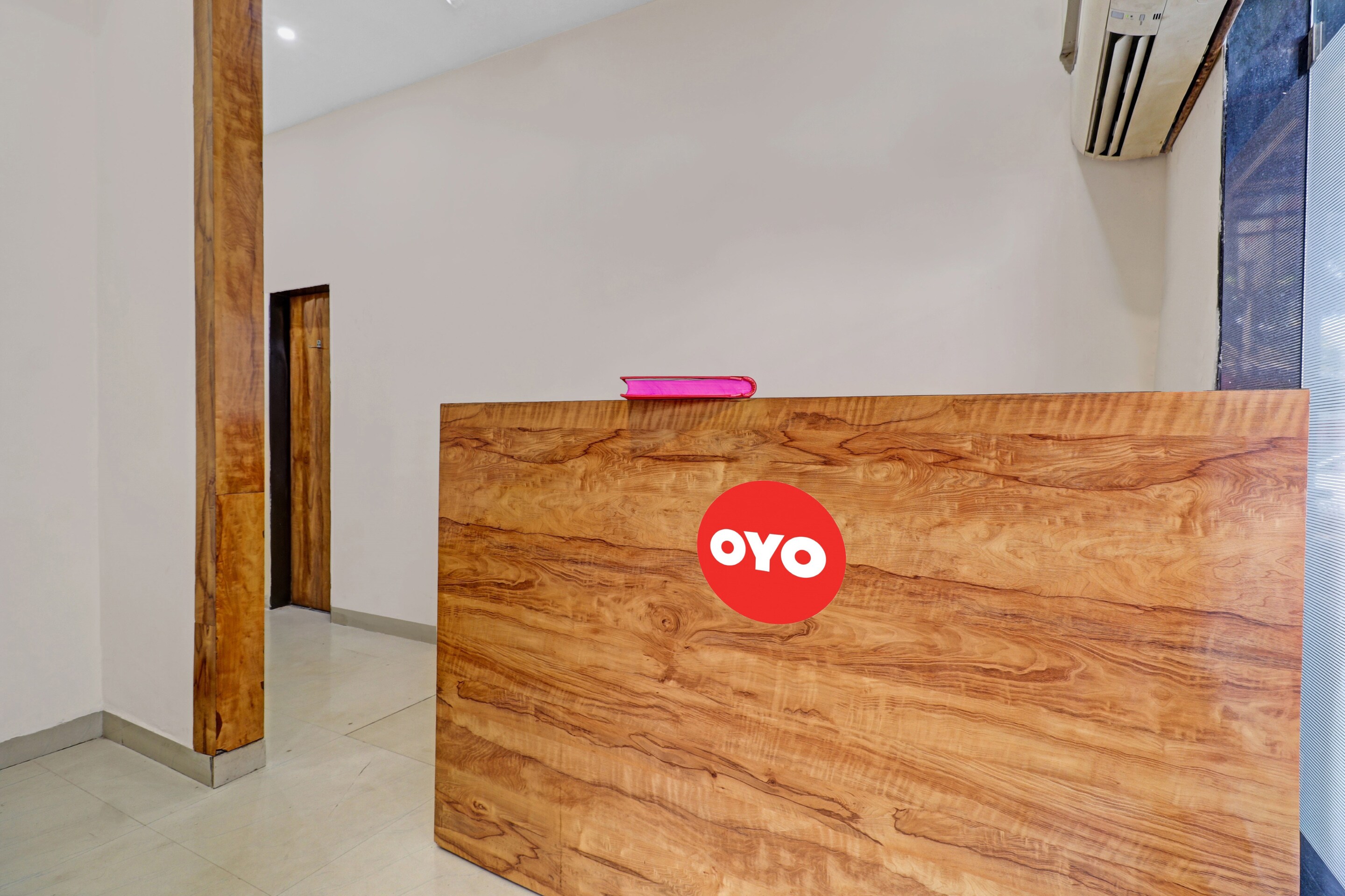 OYO Flagship 88645 The Mumbai Inn, Mumbai 2