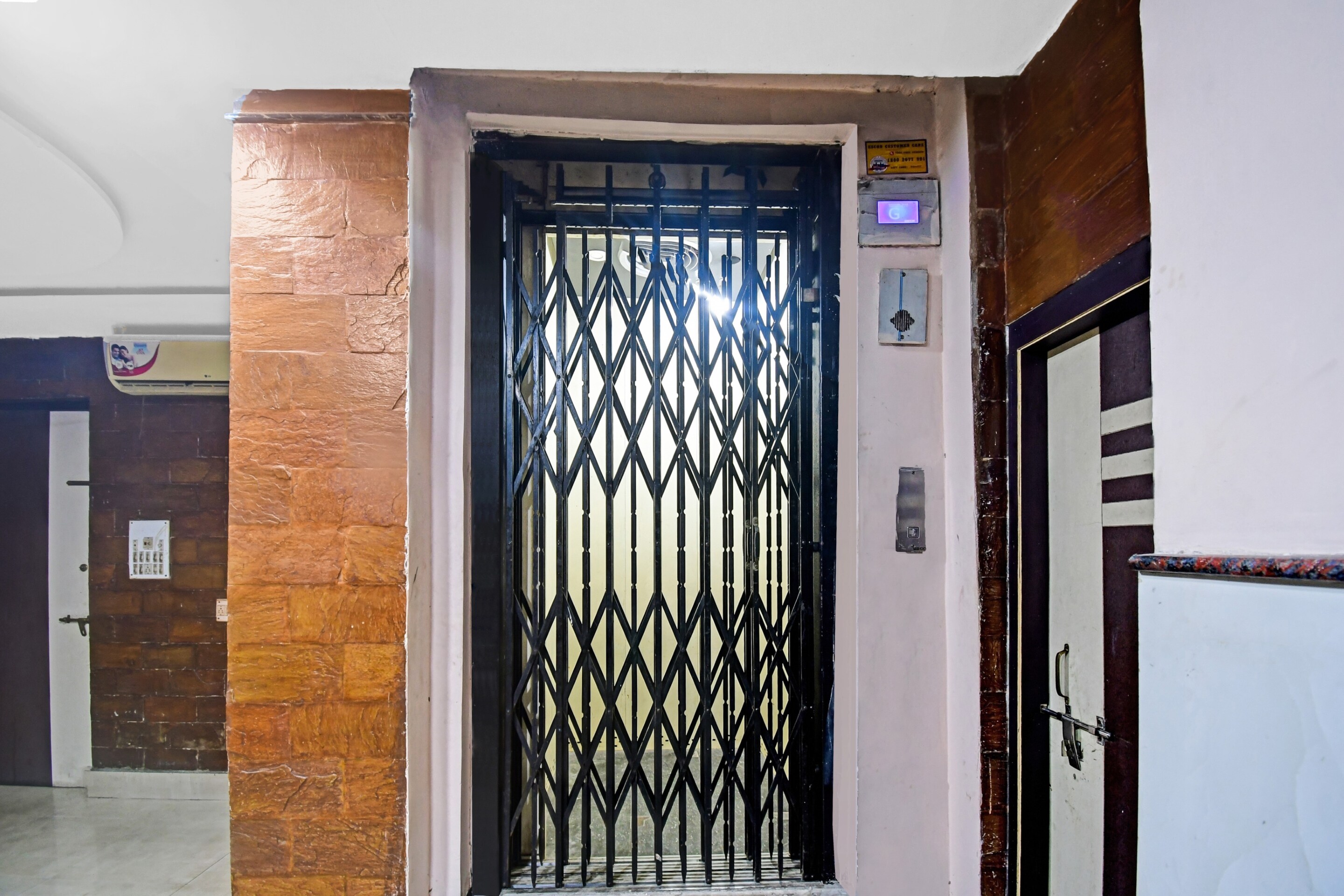 OYO 89475 New Hotel City Of Joy, Kolkata 2