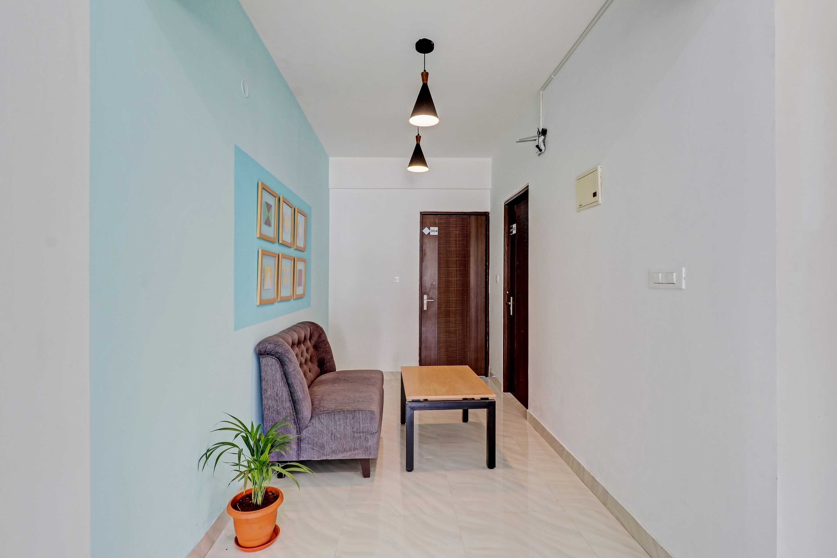 OYO 91325 Nr Royal, Bangalore 2