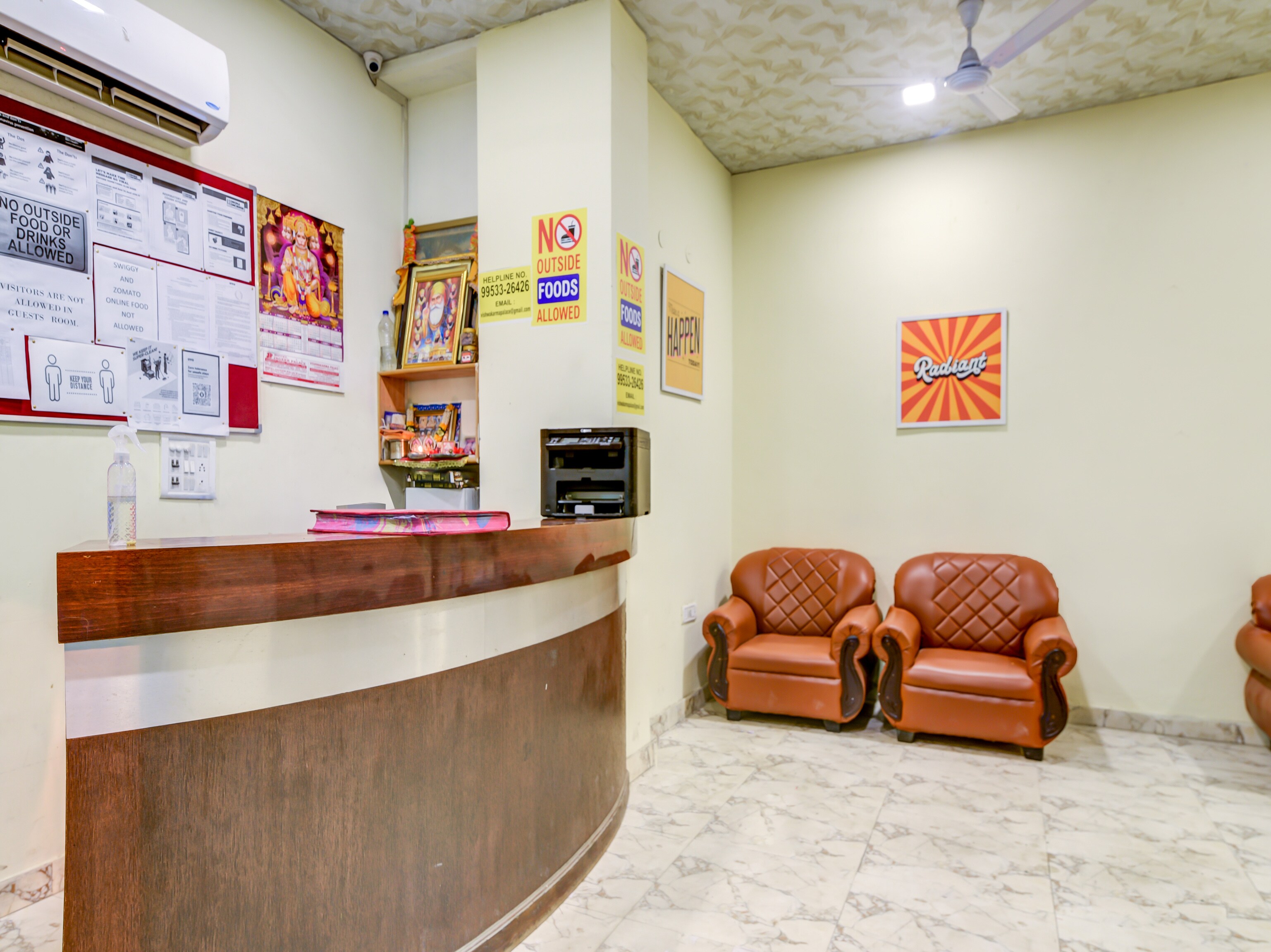 OYO Flagship 27968 Vishwakarma Palace, New Delhi 3