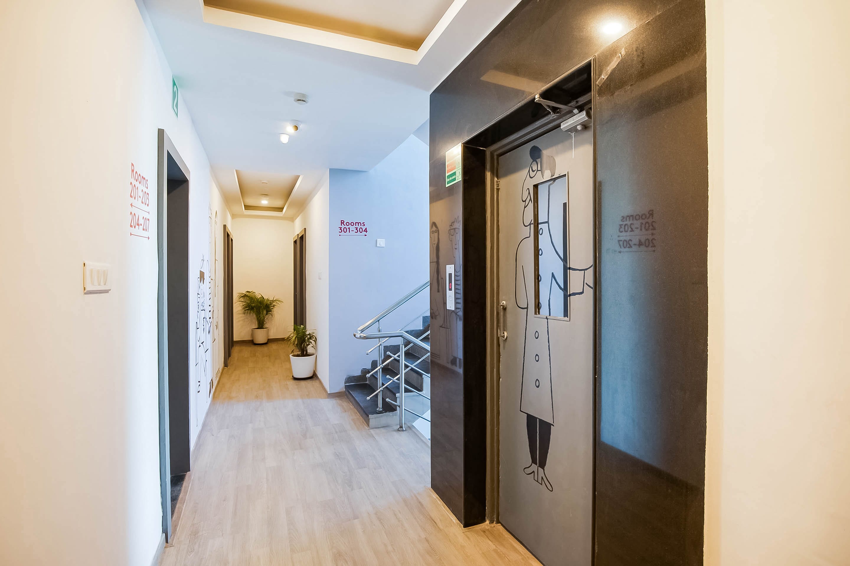 OYO Townhouse 376 Lords Inn Regency, Indore 5