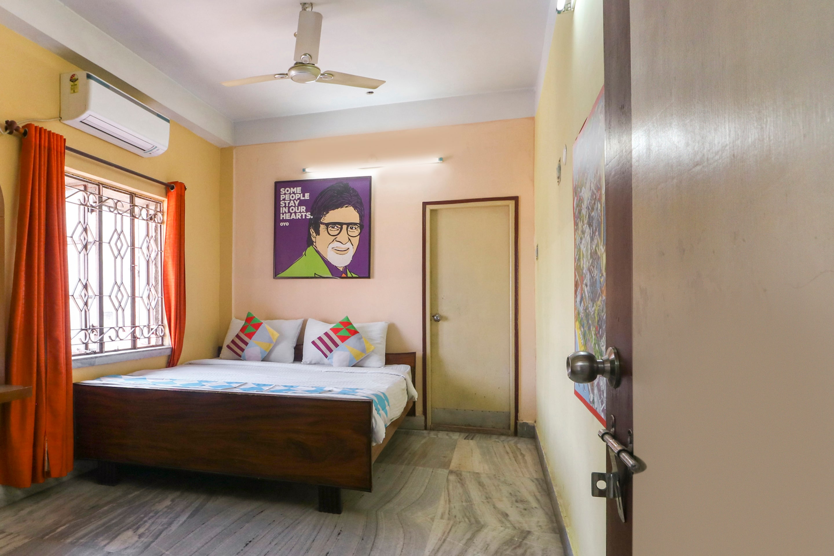 OYO Flagship 75235 Hotel Red Rose, Kolkata 4
