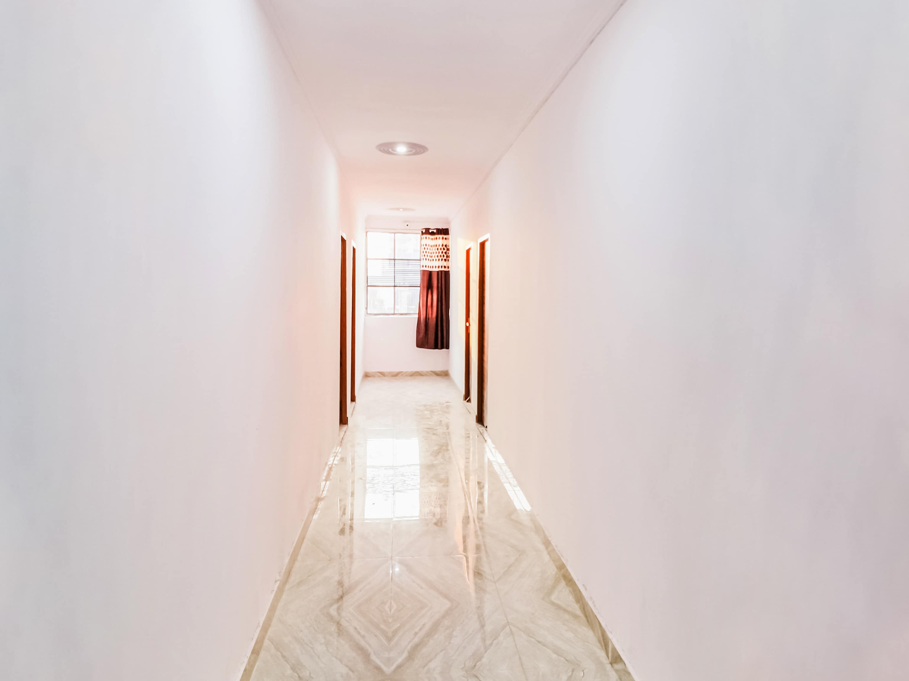 OYO Flagship 86850 Hotel Royal Diamond, Faridabad 2