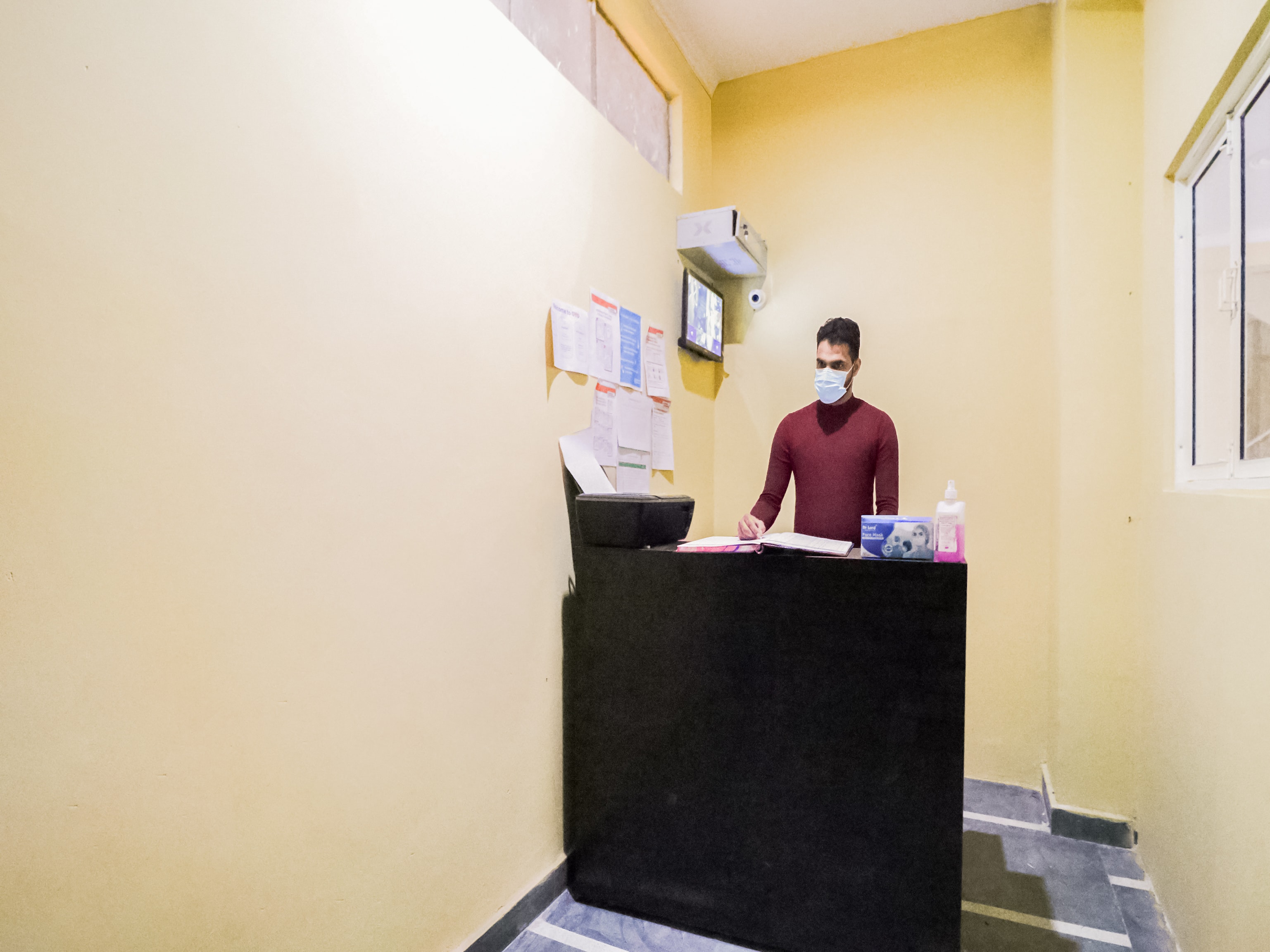 OYO Flagship 86850 Hotel Royal Diamond, Faridabad 5
