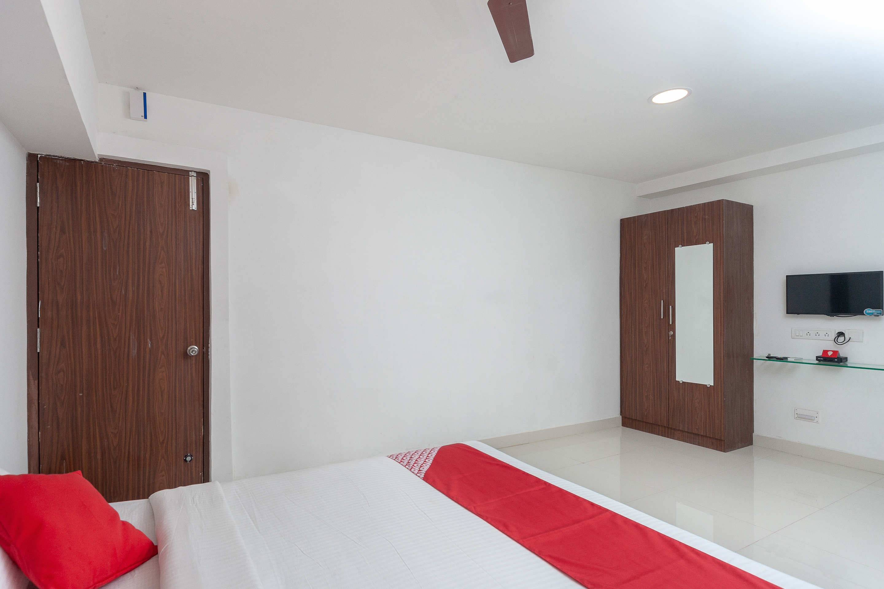 OYO Flagship 86894 Tambaram, Chennai 5