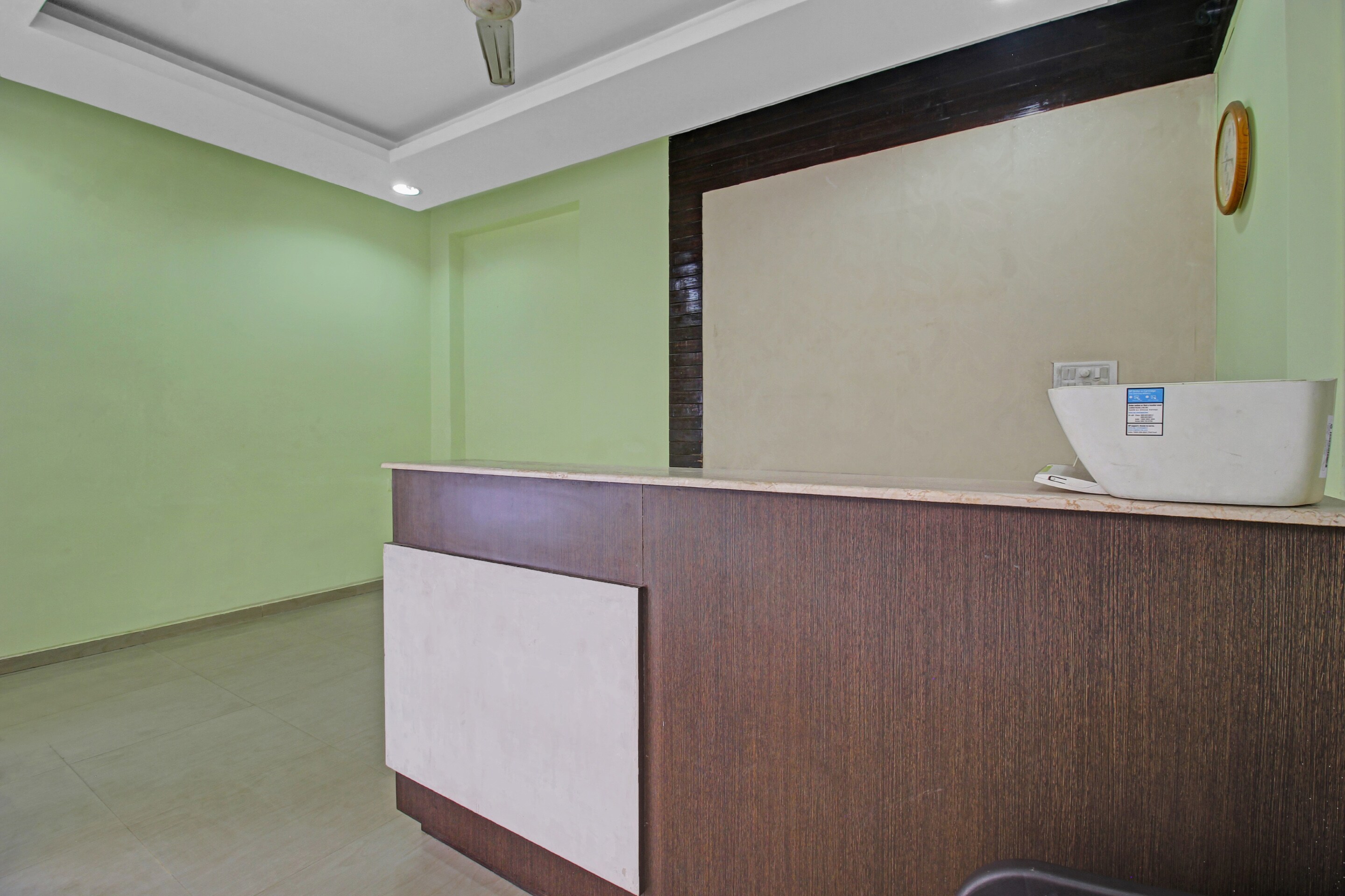 OYO Flagship 87165 Sri Residency, Hyderabad 3