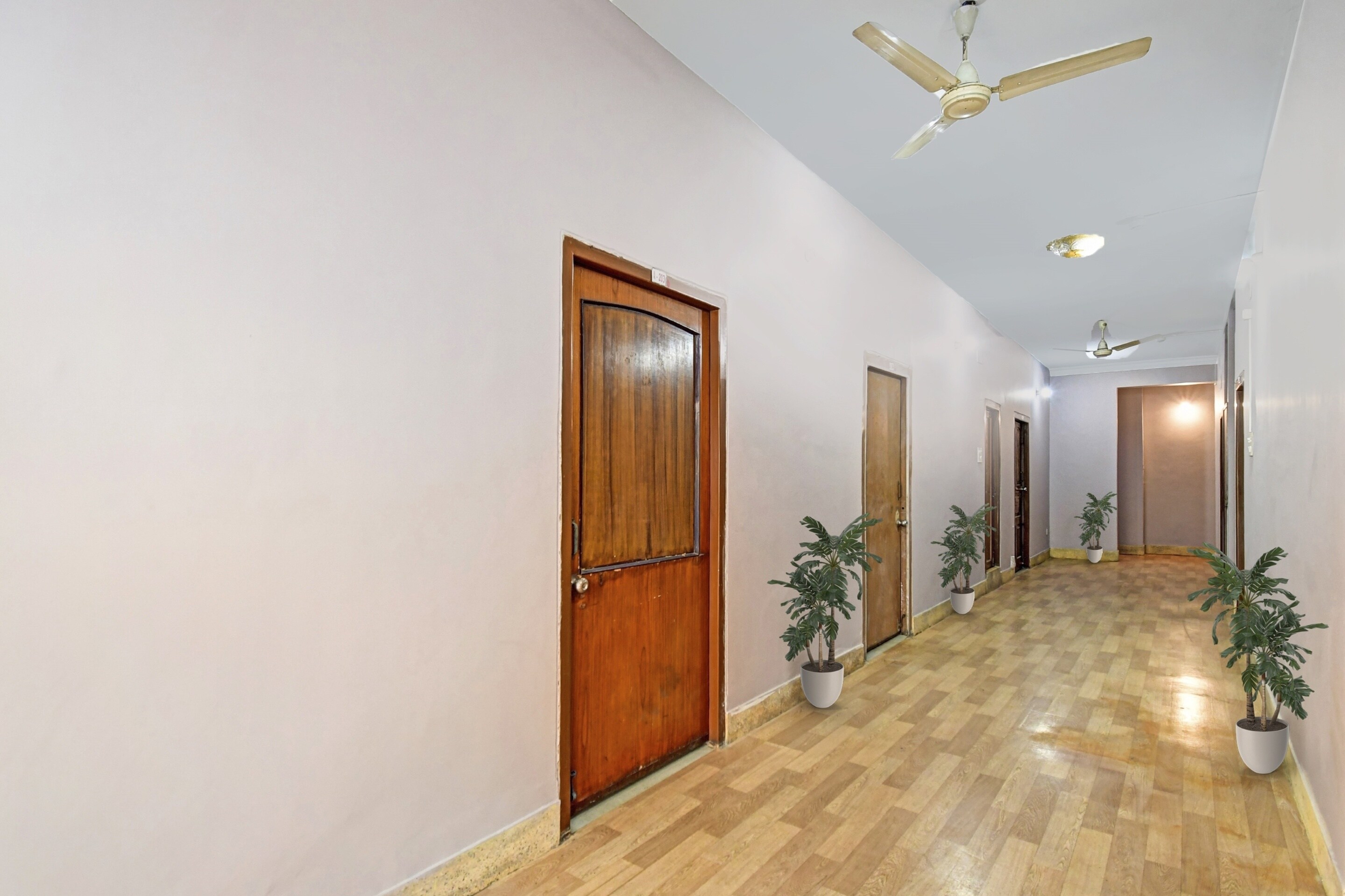 OYO Flagship 89087 Brill Rooms Saltlake City Centre, Kolkata 3