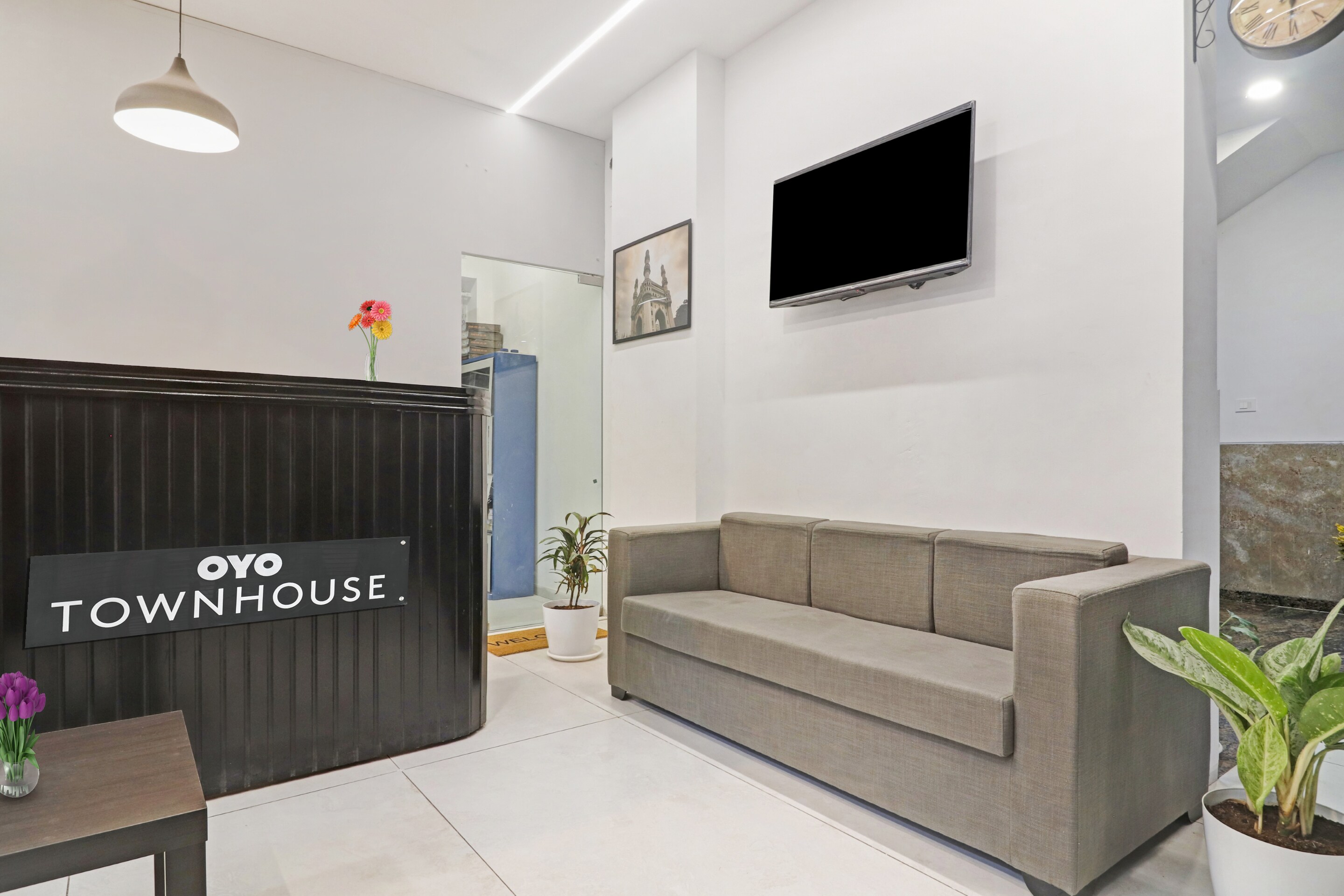 OYO Townhouse 1033 Ameerpet, Hyderabad 4