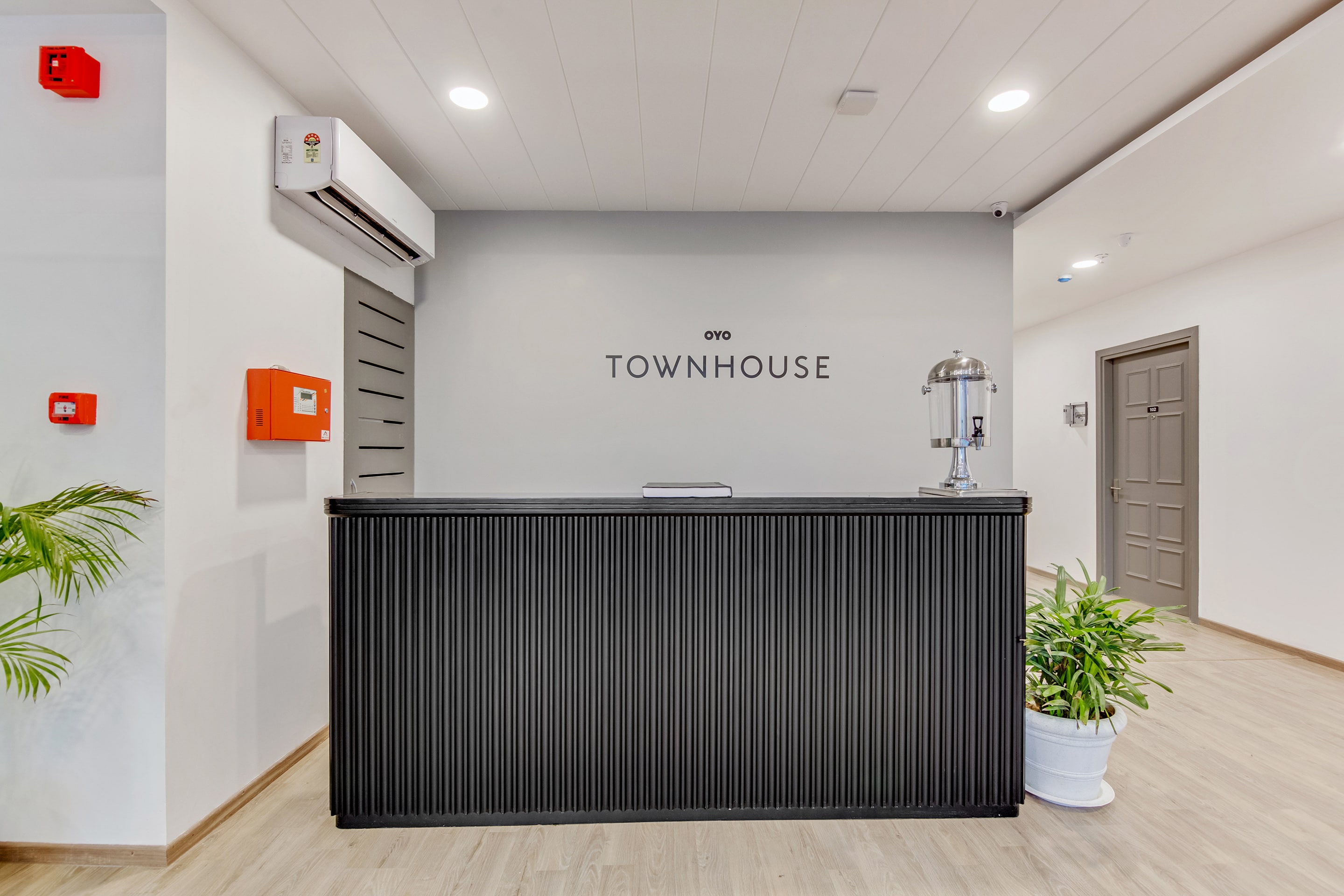 OYO Townhouse 204 Sector 49, Noida 4