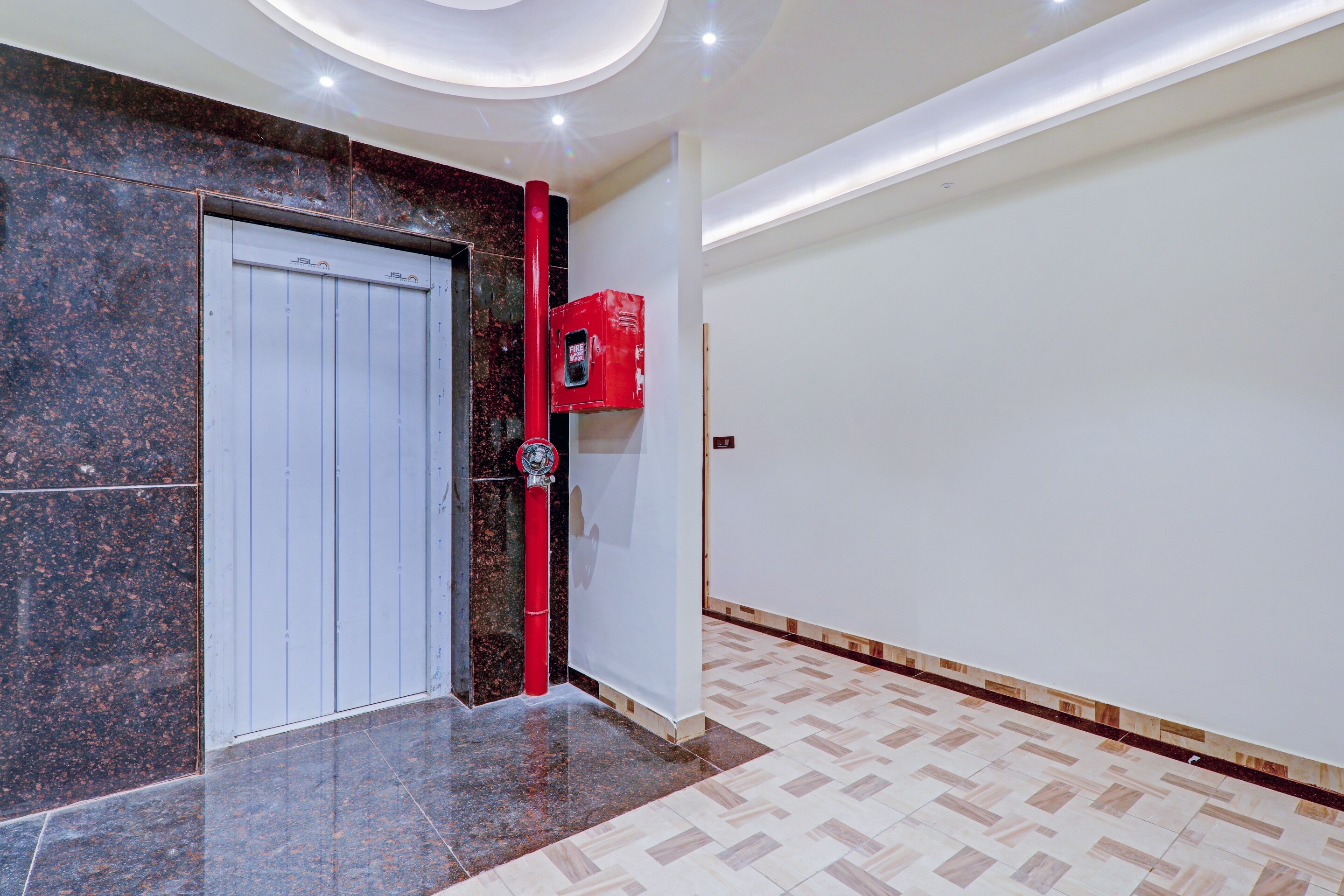 OYO Townhouse 579 Riddhi Regency, Lucknow 5