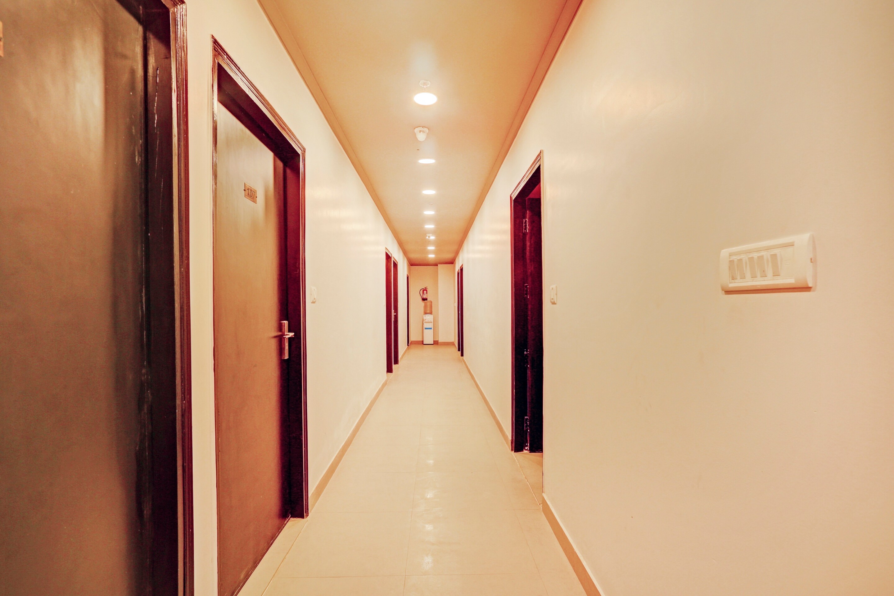OYO Townhouse 685 One Hotel, Ghaziabad 4