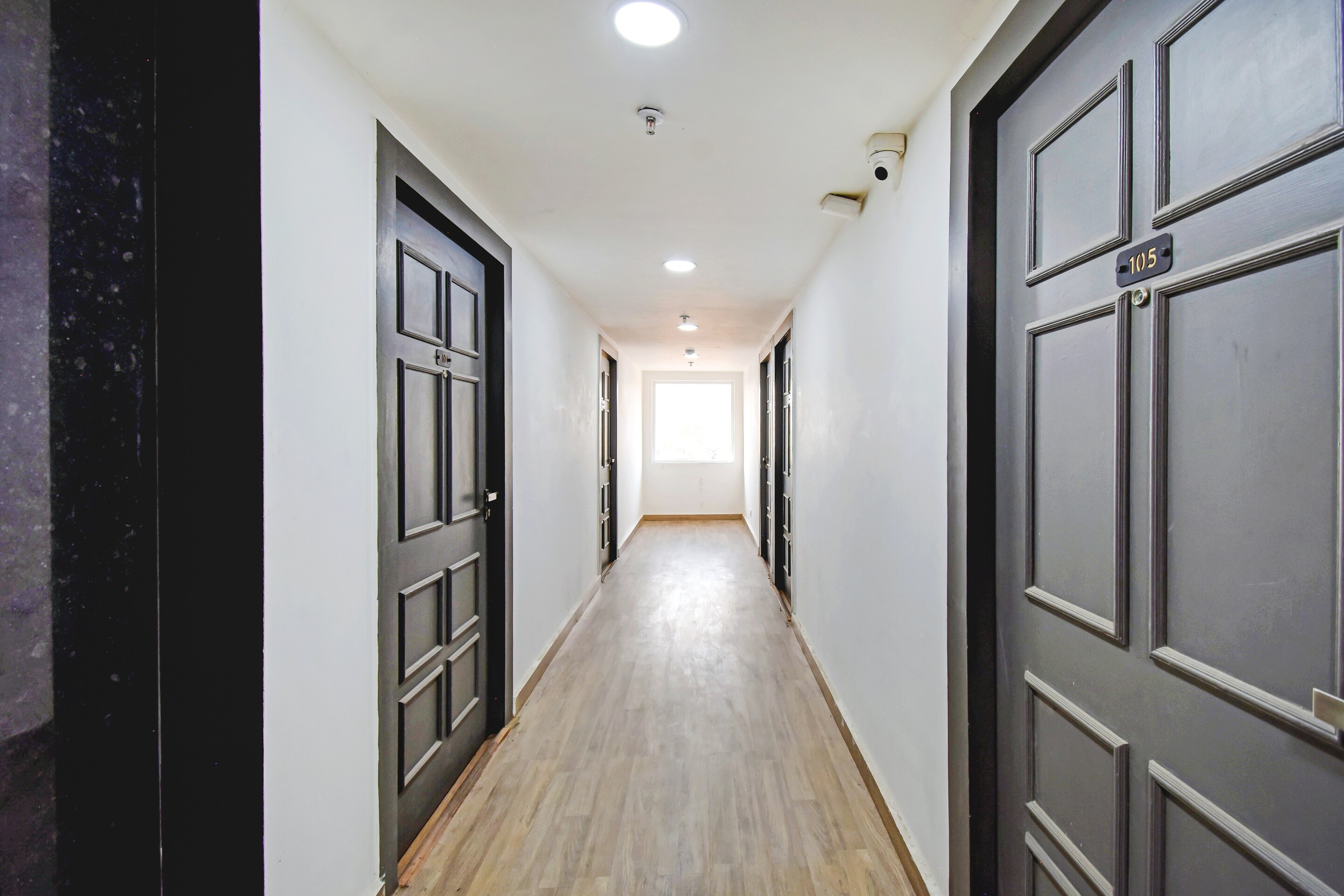OYO Townhouse 75779 The Royal Retreat, Kolkata 4