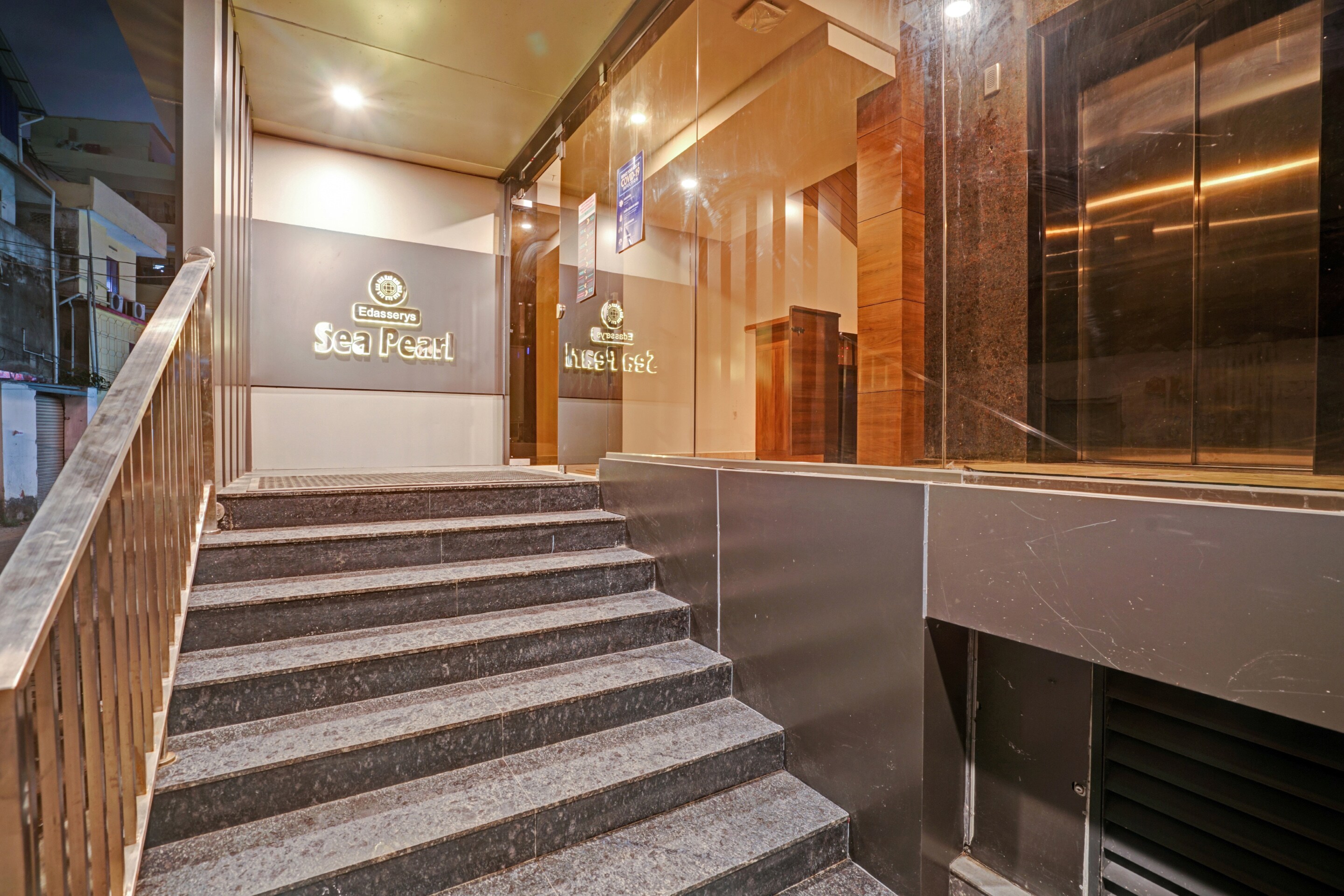 OYO Townhouse 865 Edasserys Sea Pearl, Kochi 5