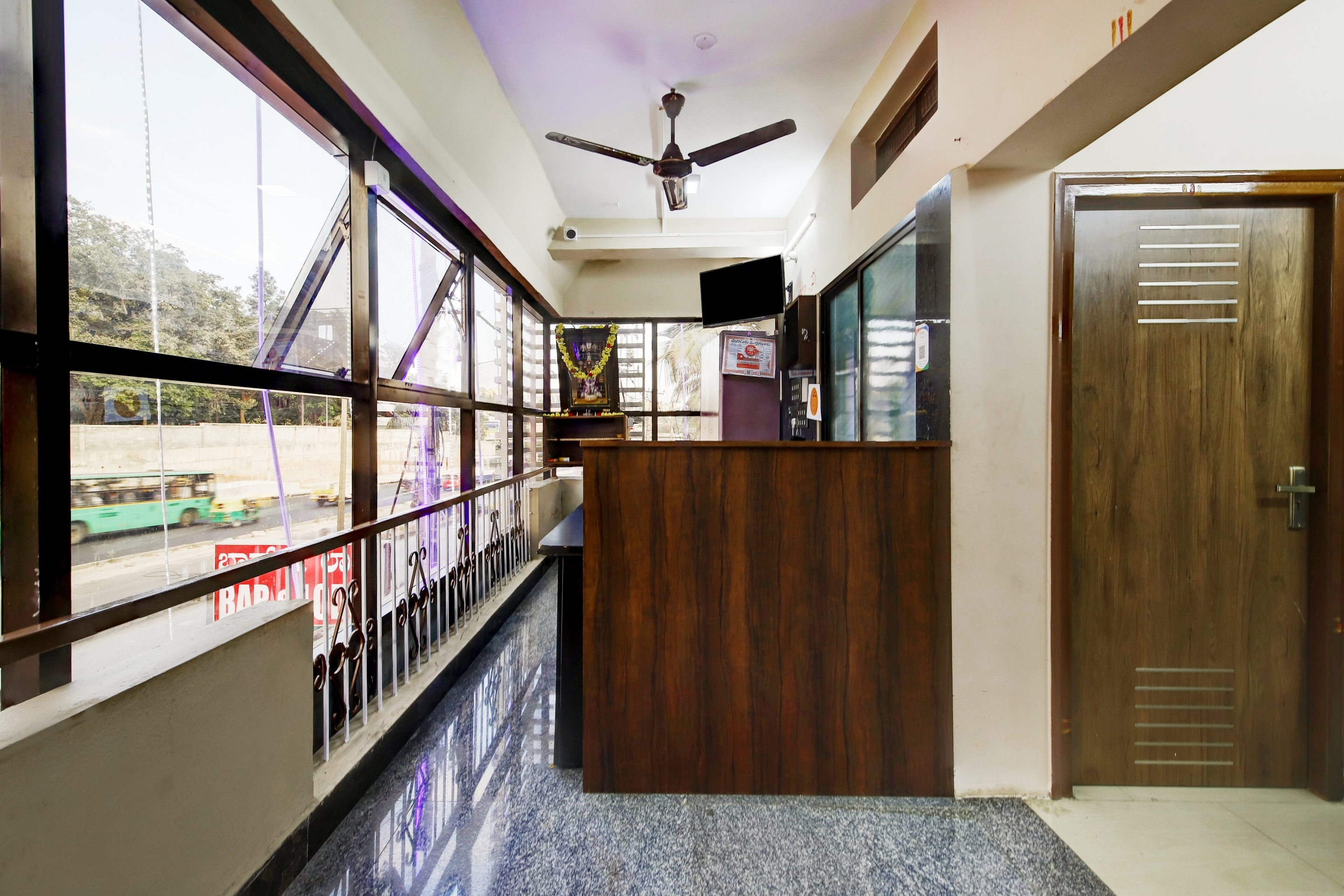 SPOT ON 73621 Srinivasa Boarding And Lodging, Bangalore 3