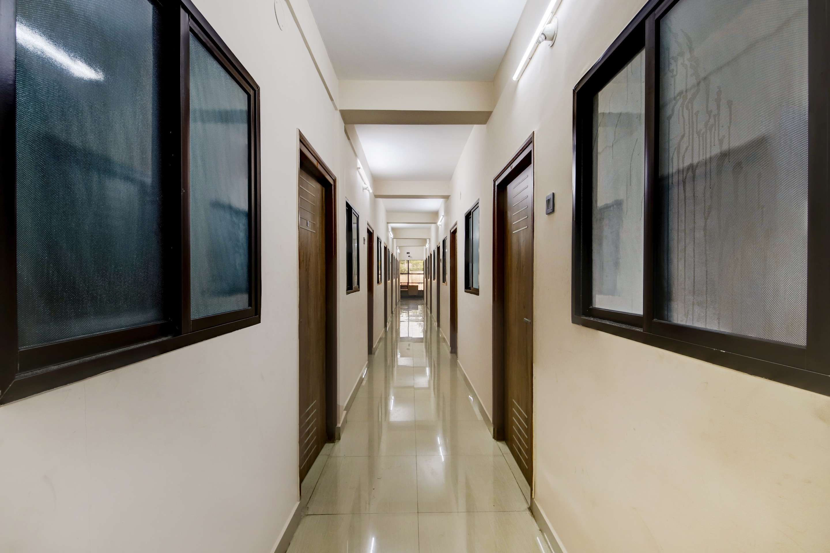 SPOT ON 73621 Srinivasa Boarding And Lodging, Bangalore 4