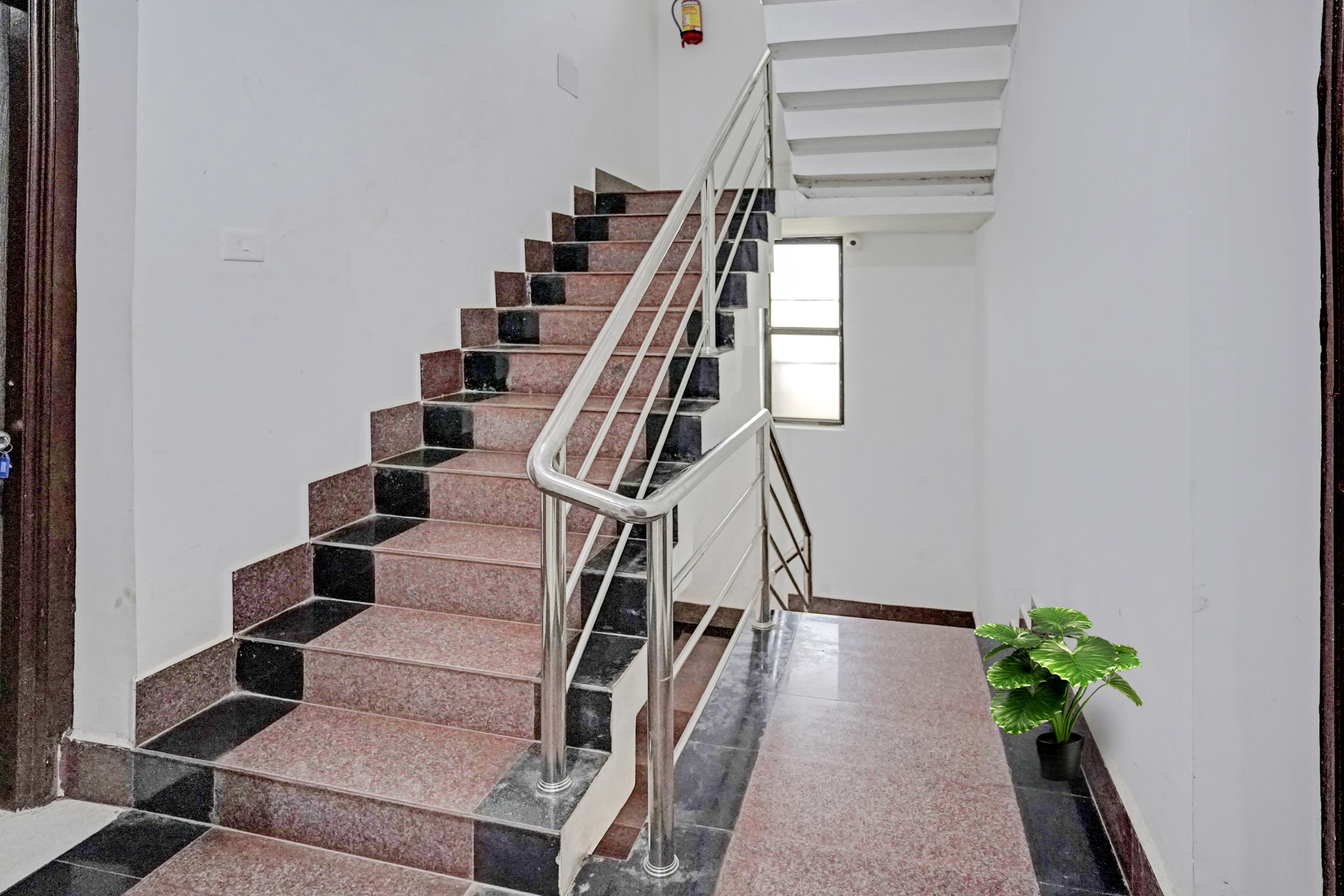 SPOT ON 81808 Rabi Niwas, Bhubaneswar 3